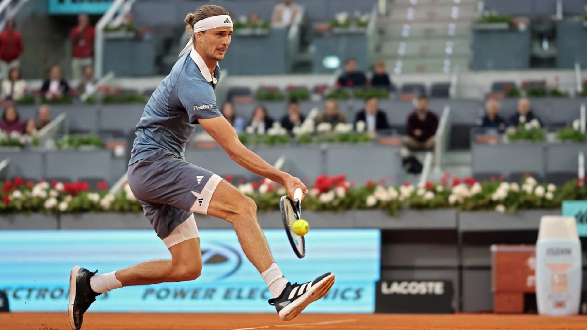 صورة بعنوان: الألماني زفيريف يتأهل لدور الـ16 في بطولة روما للتنس 