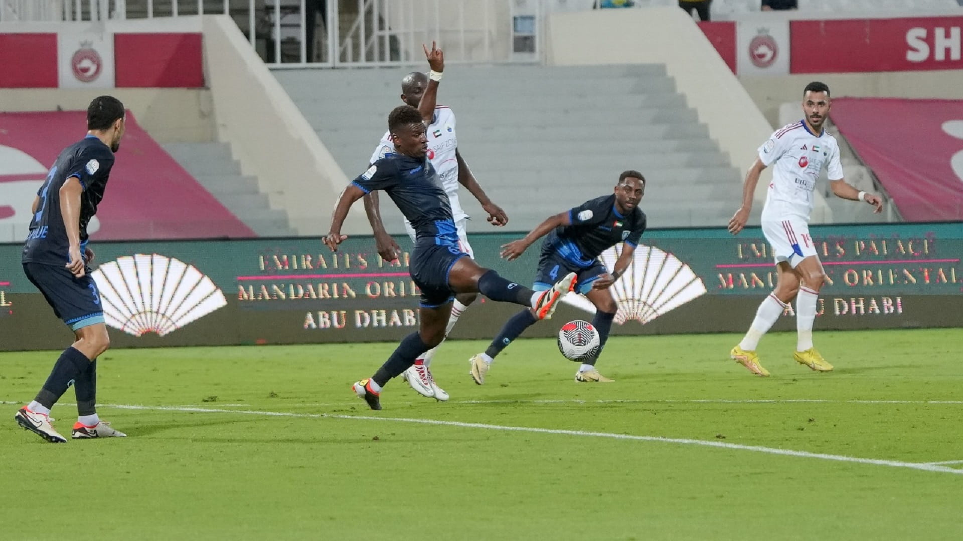 صورة بعنوان: حتا يتعادل سلبياً مع الشارقة ويودع دوري أدنوك للمحترفين 