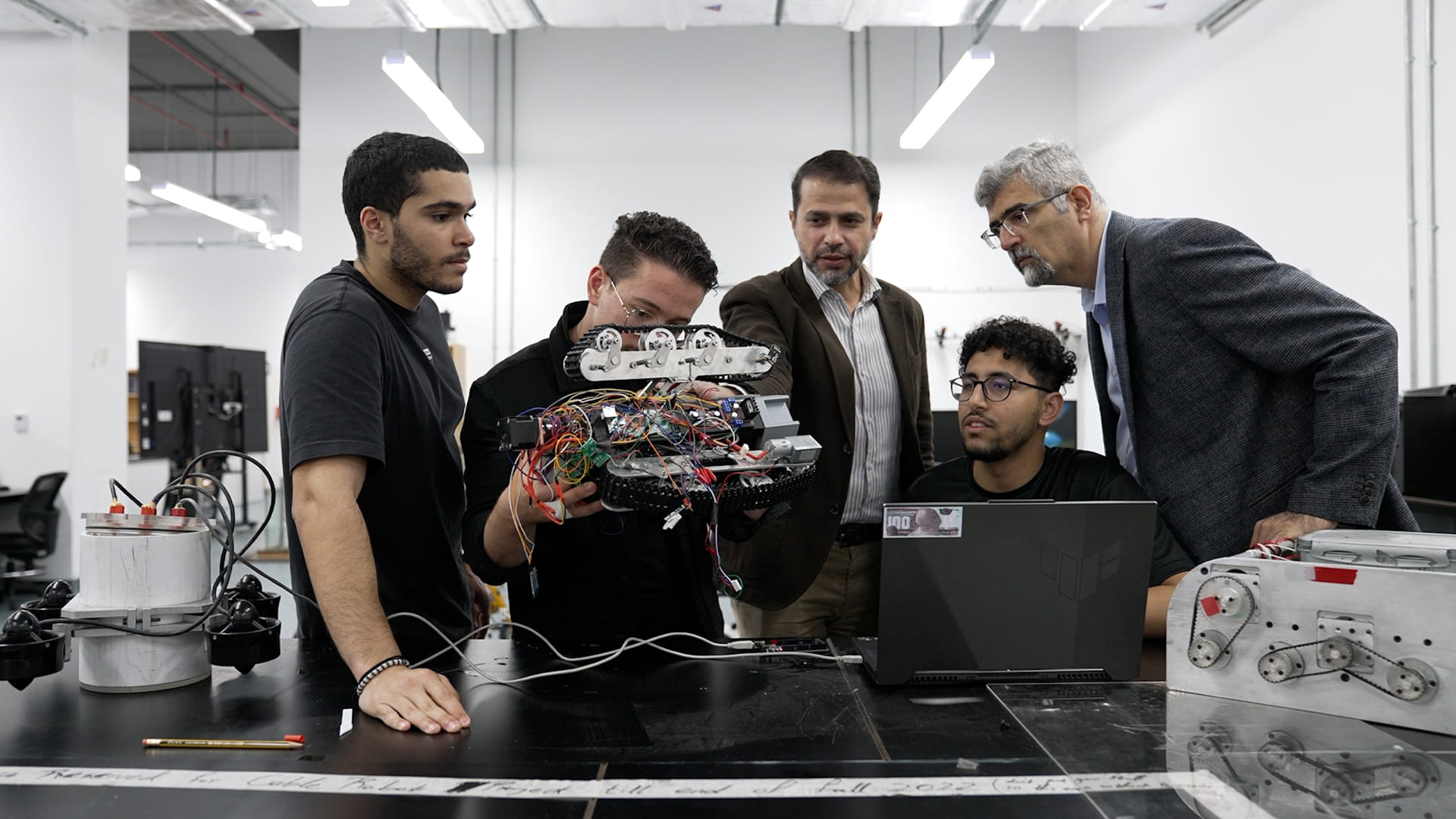 صورة بعنوان: د. علول: "نوكيا" و"أميركية الشارقة" تتعاونان لتعزيز مهارات الطلبة 