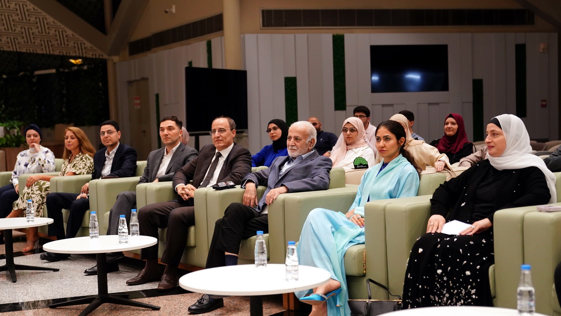 صورة بعنوان: رابطة خريجي جامعة الشارقة تعقد الملتقى السنوي لكليتي الطب والصيدلة 