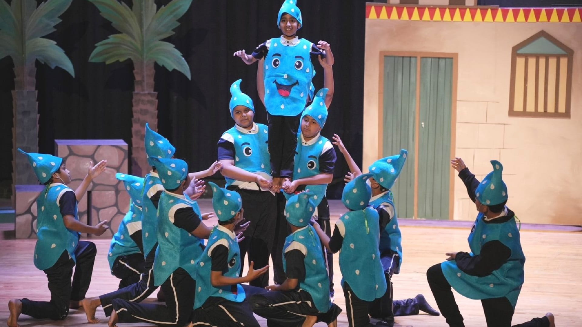 Image for the title: Sharjah School Theatre Festival continues its activities 