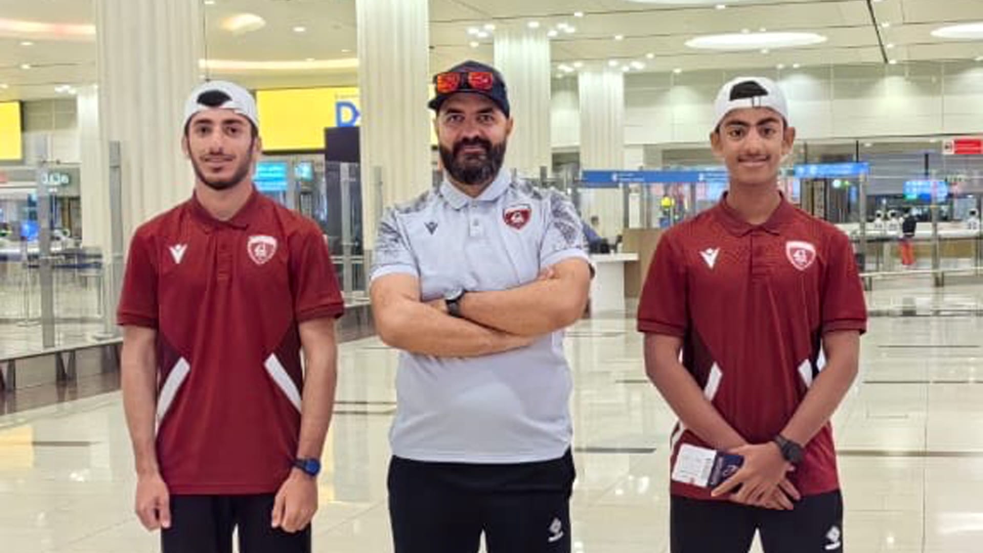 صورة بعنوان: لاعبا الحمرية للتجديف حمد الشامسي وسلطان يشاركان في بطولة تونس 