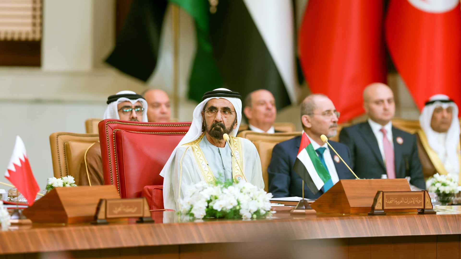 صورة بعنوان: محمد بن راشد يشارك في القمة العربية الثالثة والثلاثين 