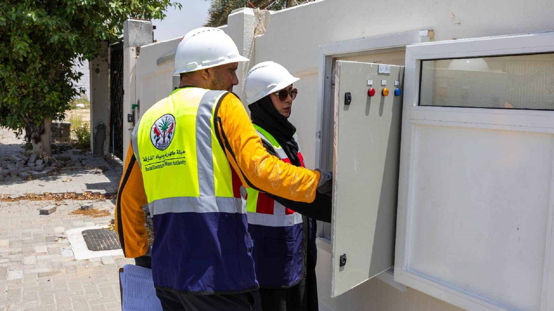 صورة بعنوان: كهرباء الشارقة تعلن عن تركيب7925ألف عداد ذكي خلال الربع 1 من 2024  