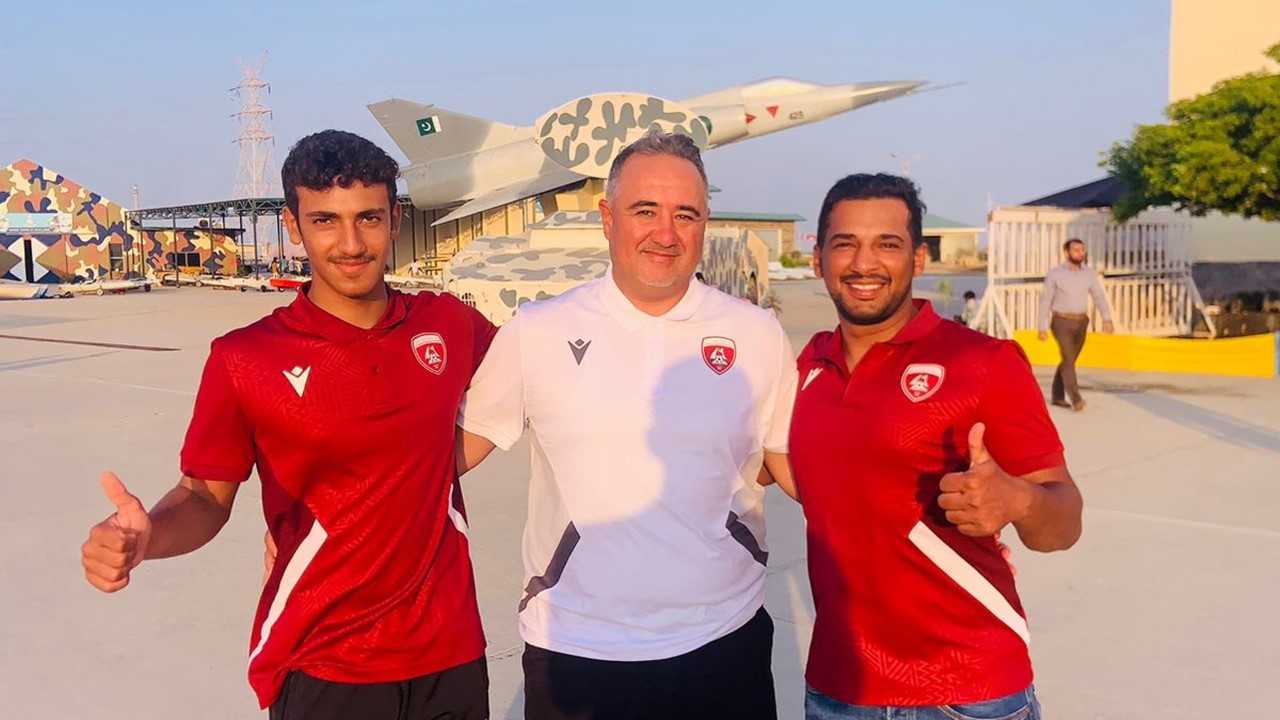 صورة بعنوان: لاعب الحمرية الأولمبي للشراع الحديث يُحرز برونزية باكستان الدولية 