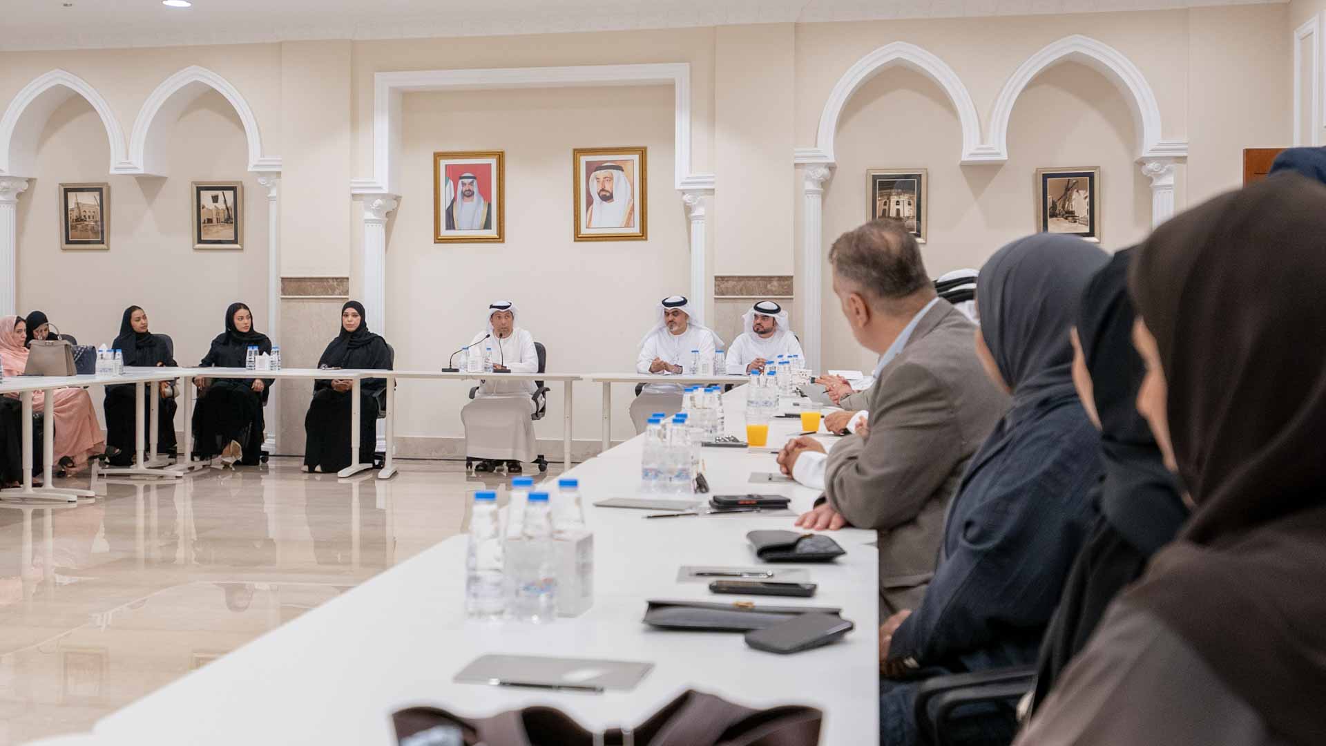 صورة بعنوان: المكتب الإعلامي لحكومة الشارقة يدشن منصة الدعم الحكومي 