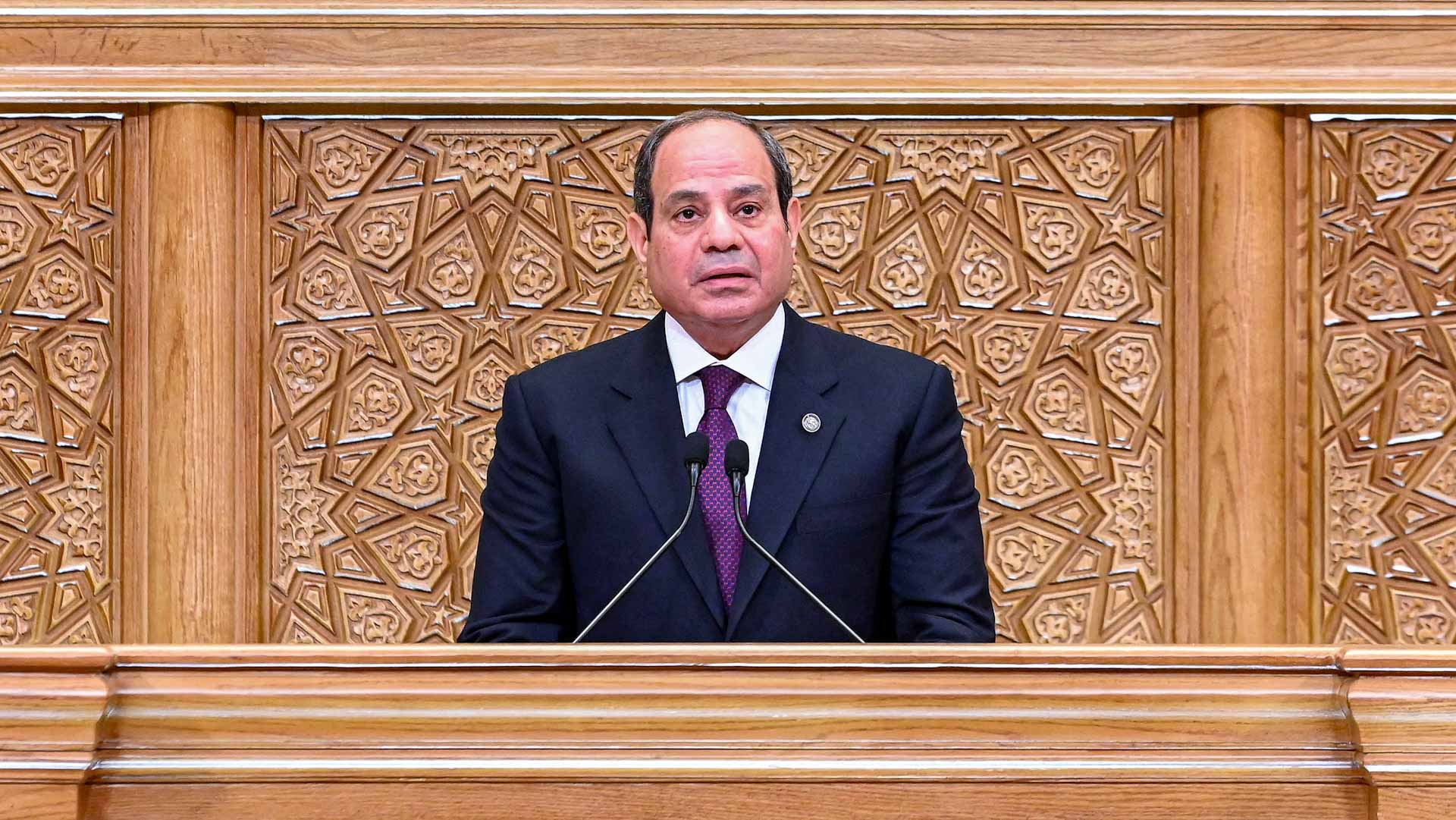 Image for the title: Egypt's Sisi expresses 'great sadness and grief' after Raisi death 
