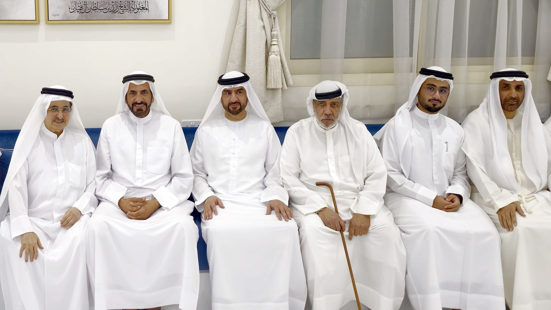 صورة بعنوان: عبد الله بن سالم القاسمي يعزي في وفاة ميرة بنت علي النعيمي 