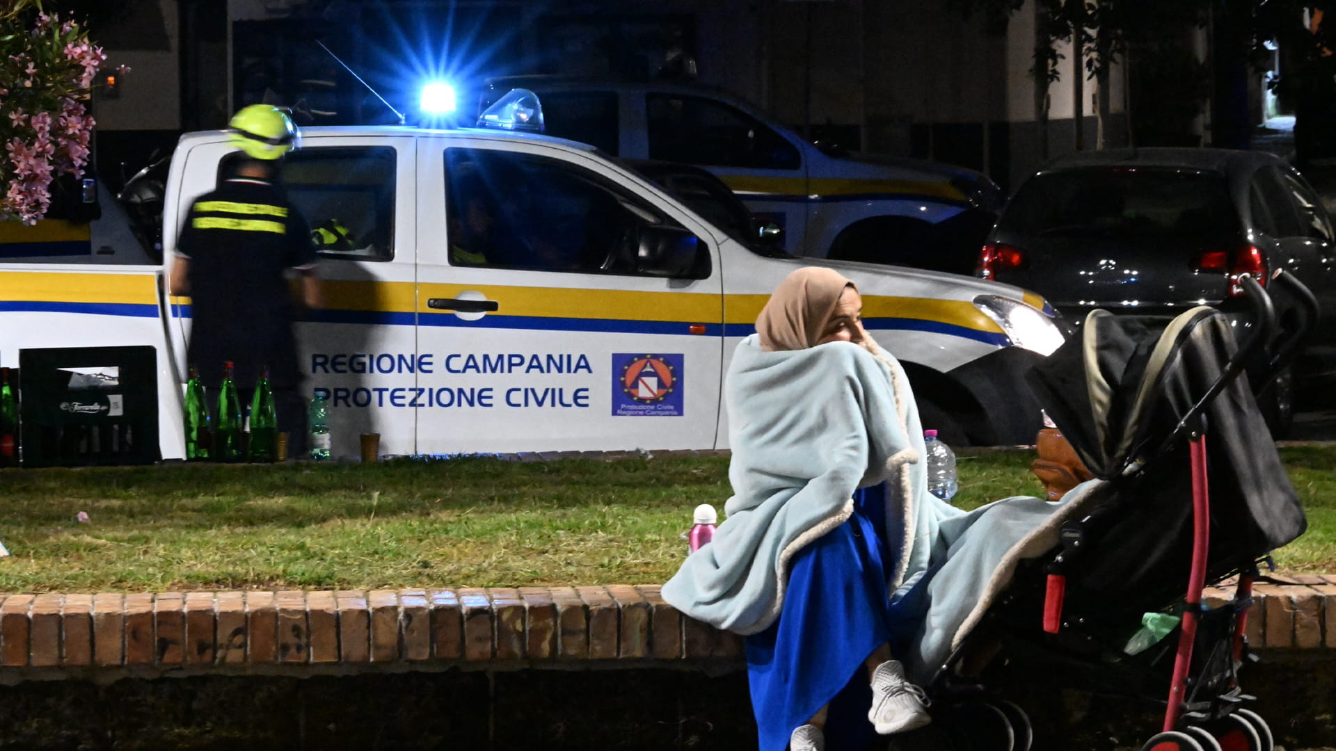 صورة بعنوان: عشرات الهزات الأرضية تثير الذعر في منطقة بركانية بجنوب إيطاليا 