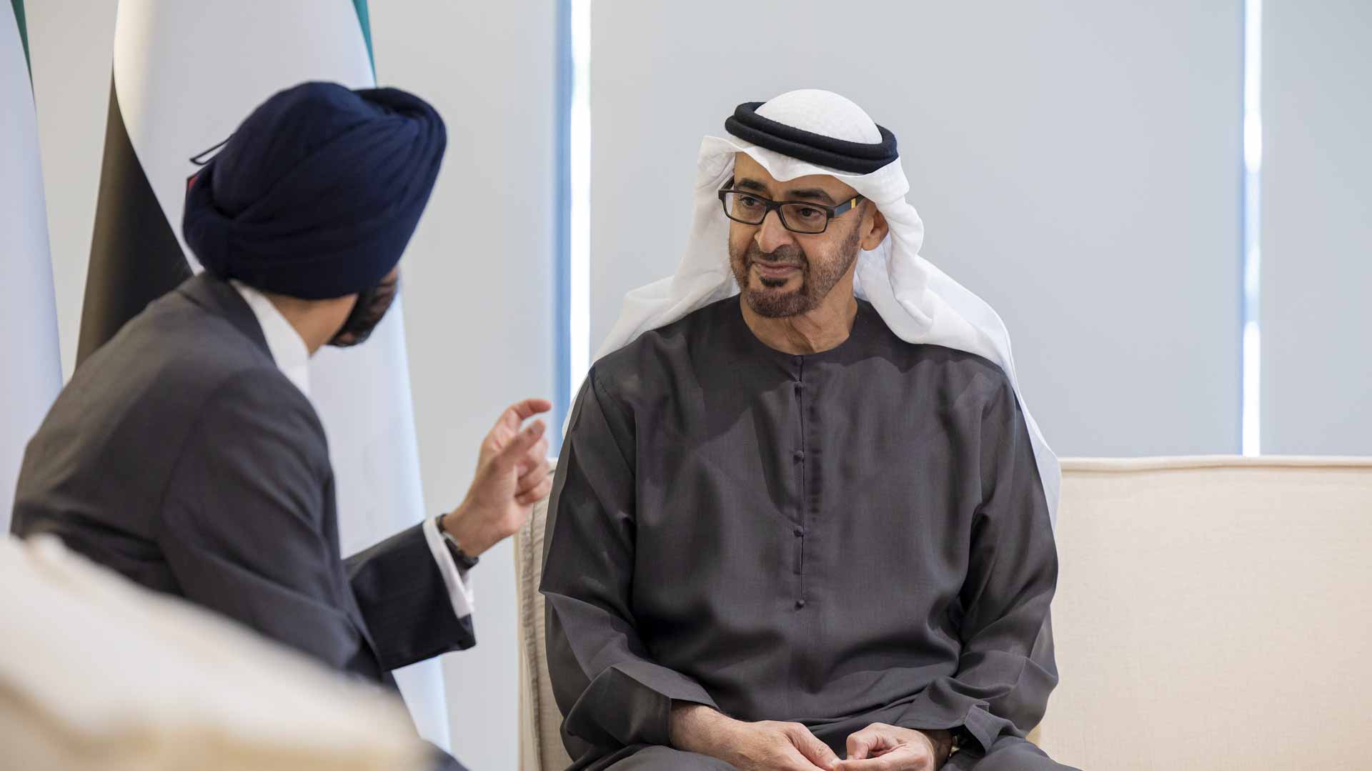 صورة بعنوان: رئيس الدولة ورئيس مجموعة البنك الدولي يبحثان التعاون 