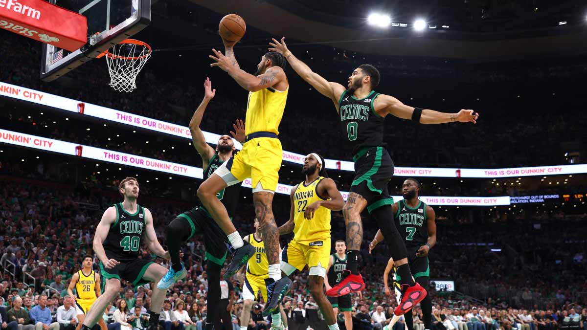 صورة بعنوان: سلتيكس يتقدم على بيسرز ويقترب من نهائي الدوري الأميركي لكرة السلة  