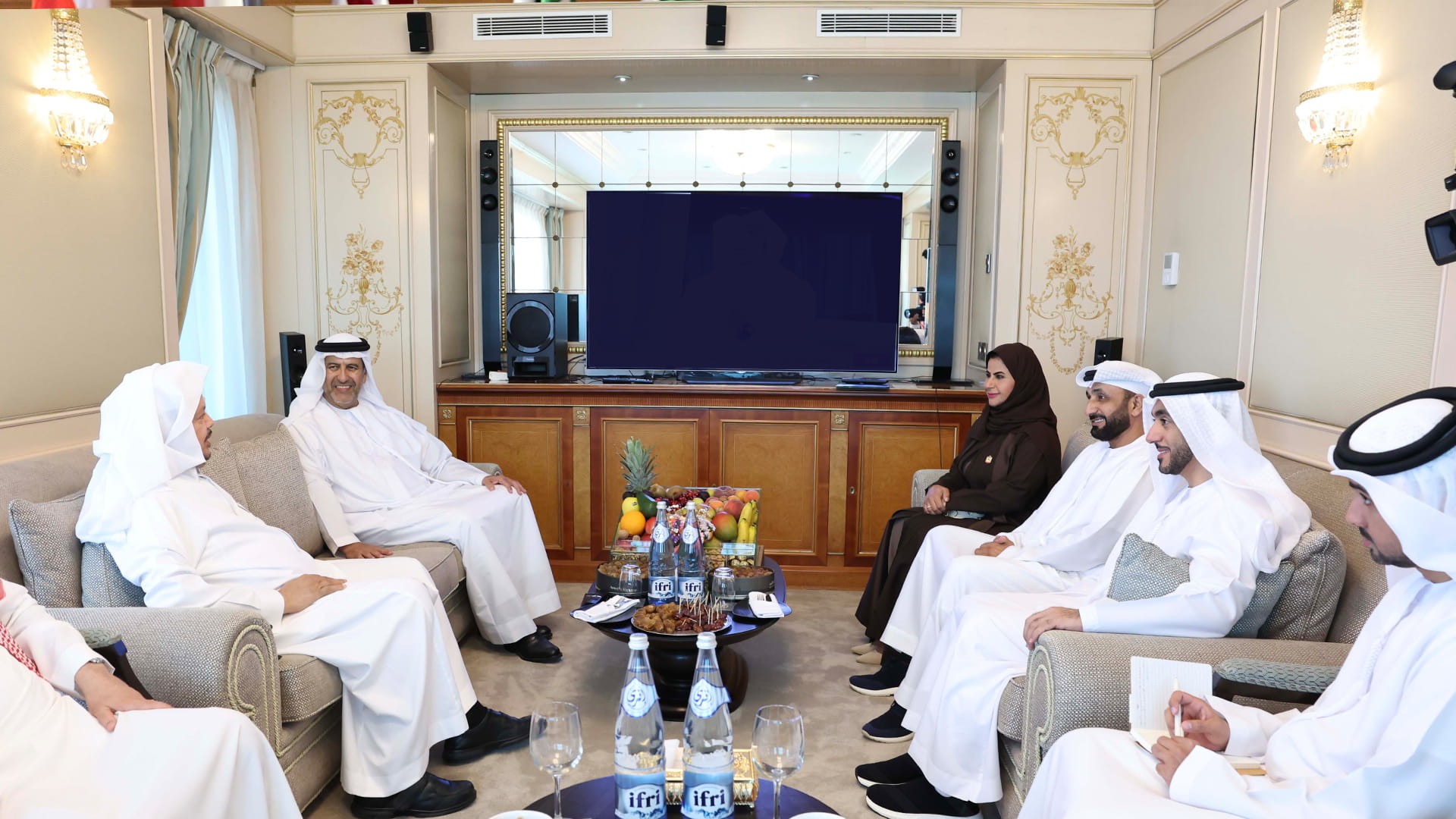 صورة بعنوان: الإمارات والسعودية تبحثان سبل تعزيز العلاقات البرلمانية 