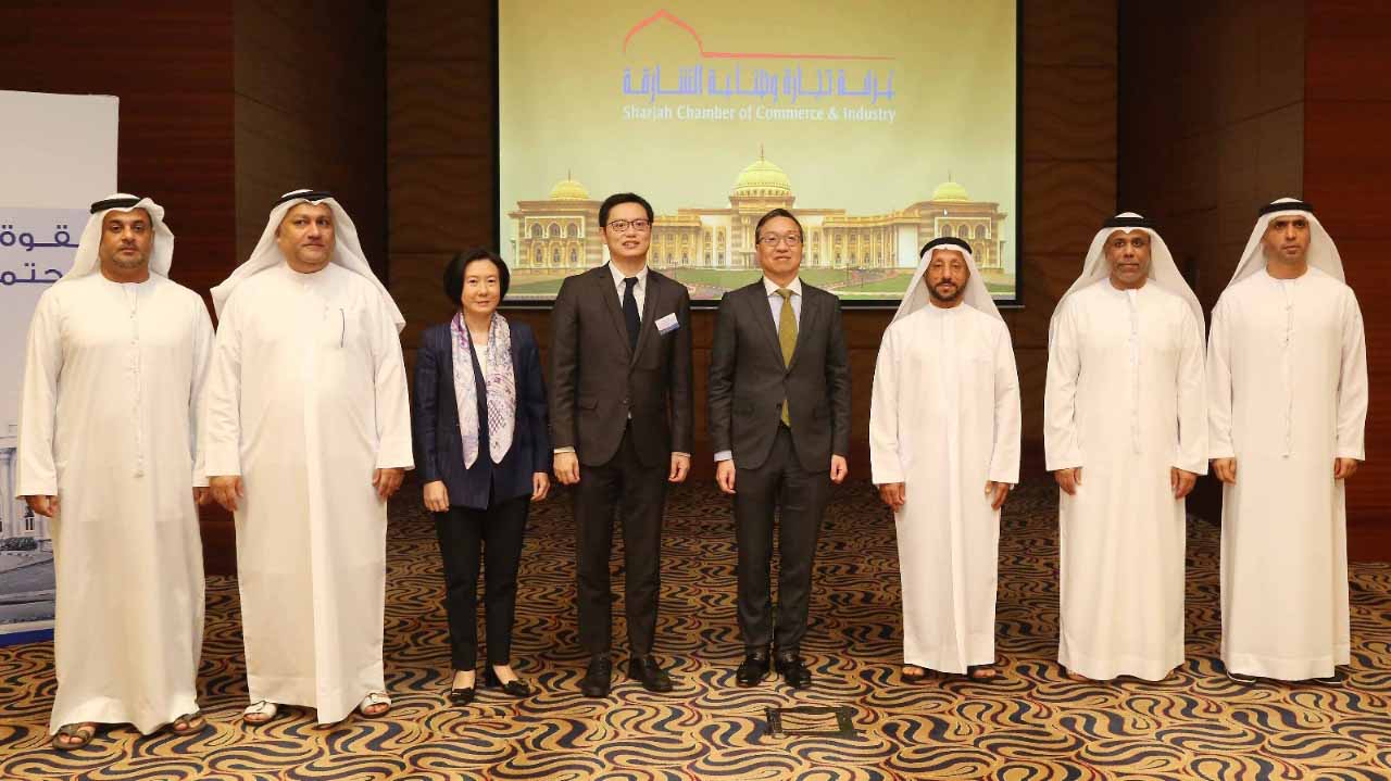 Image for the title: SCCI enhances cooperation with Hong Kong  