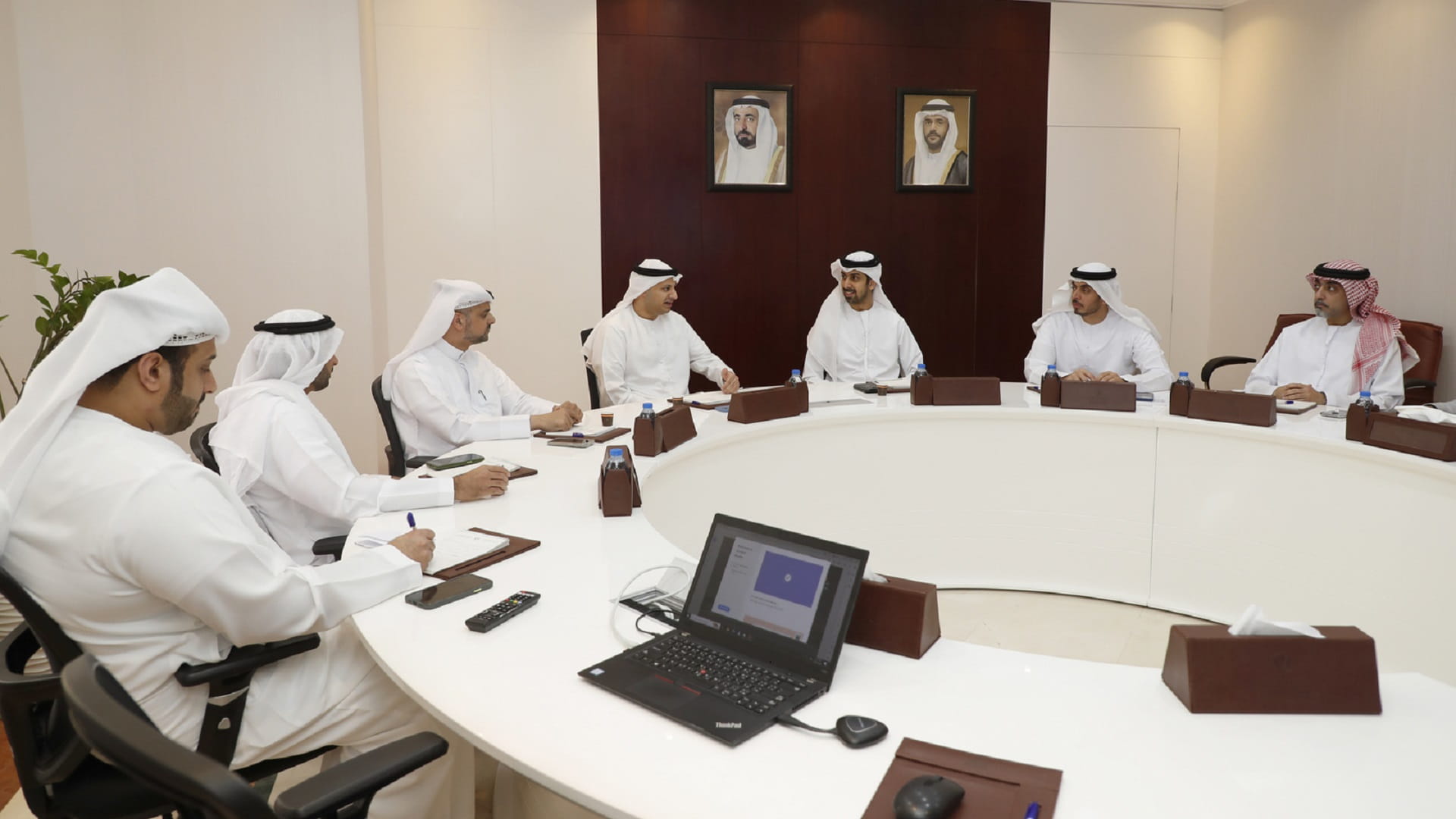 صورة بعنوان: "اقتصادية الشارقة" و"شروق" تبحثان سبل تعزيز التعاون المشترك  