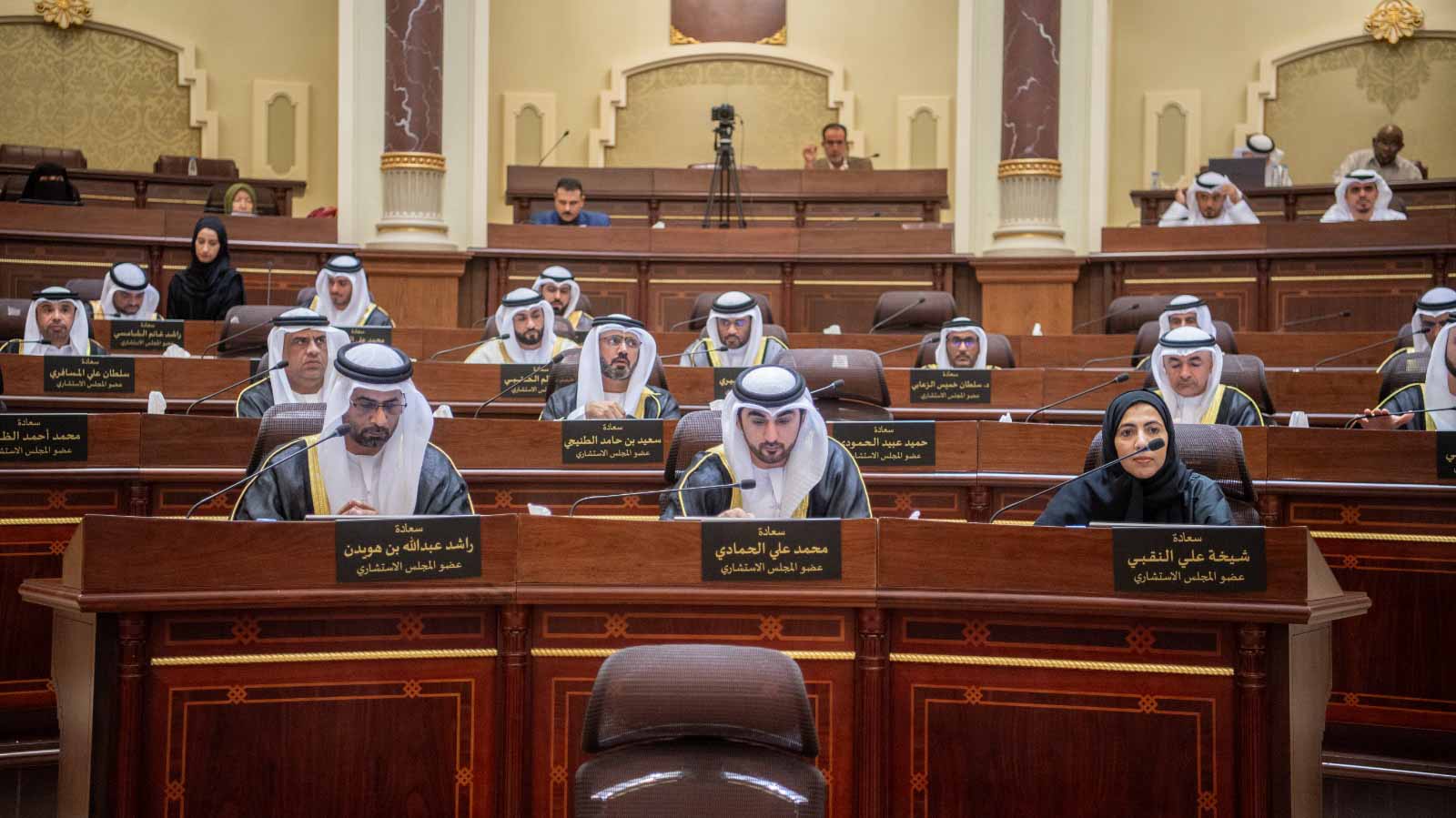 صورة بعنوان: استشاري الشارقة يدعو إلى إعداد تشريع ينظم ممارسة الصيد في الإمارة 