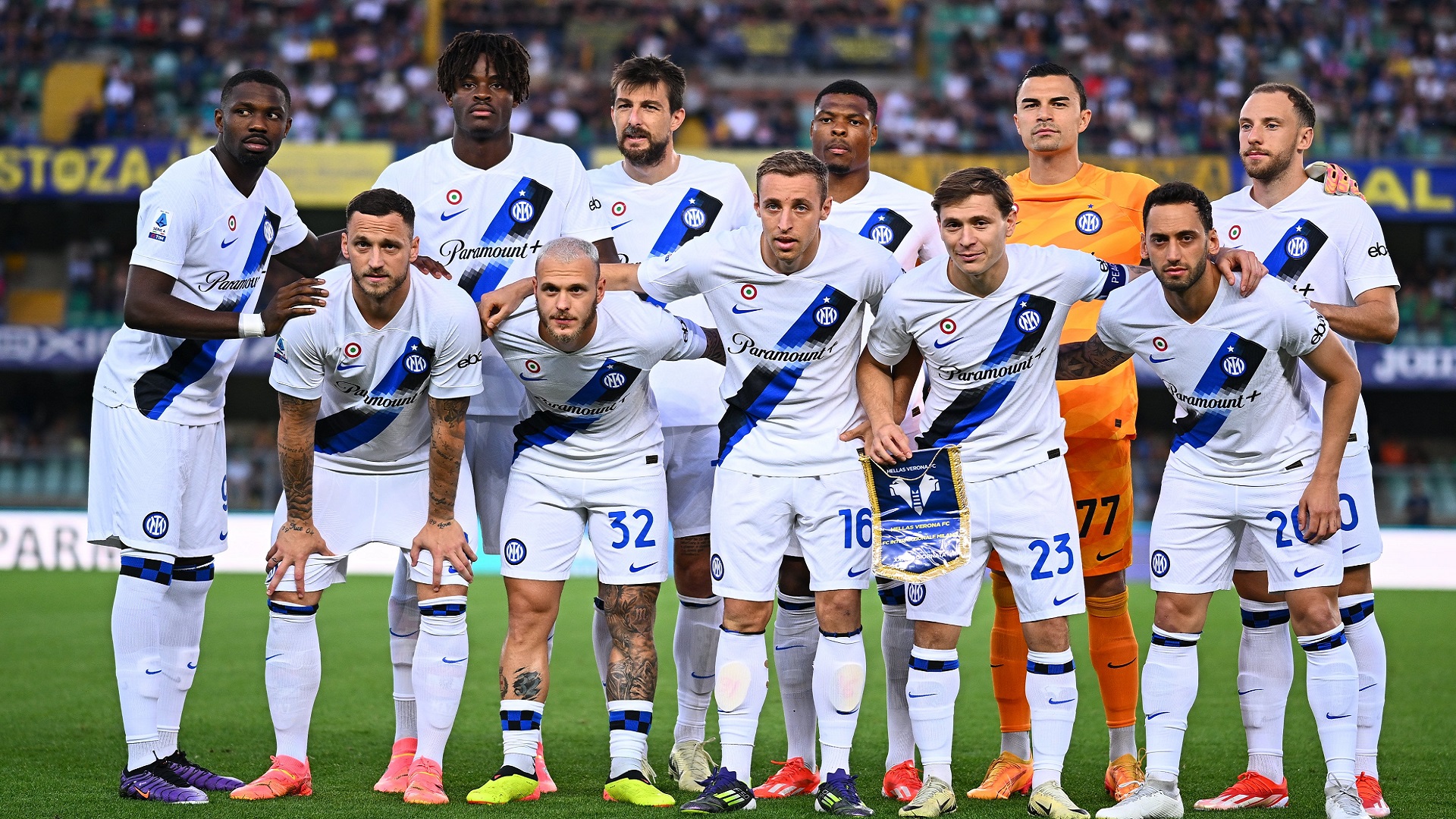 صورة بعنوان: إنتر ميلان يختتم موسمه بالتعادل مع فيرونا في الدوري الإيطالي 