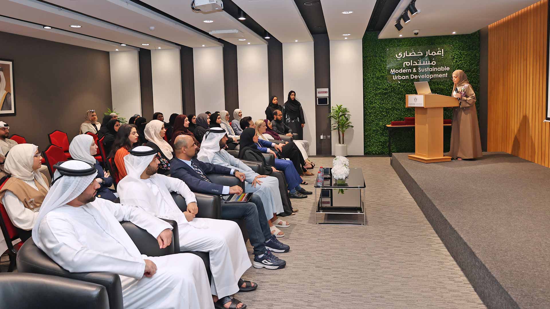 صورة بعنوان: "الأشغال" تكرم الفائزين في مسابقة أفضل تصميم معماري لحديقة بالذيد 