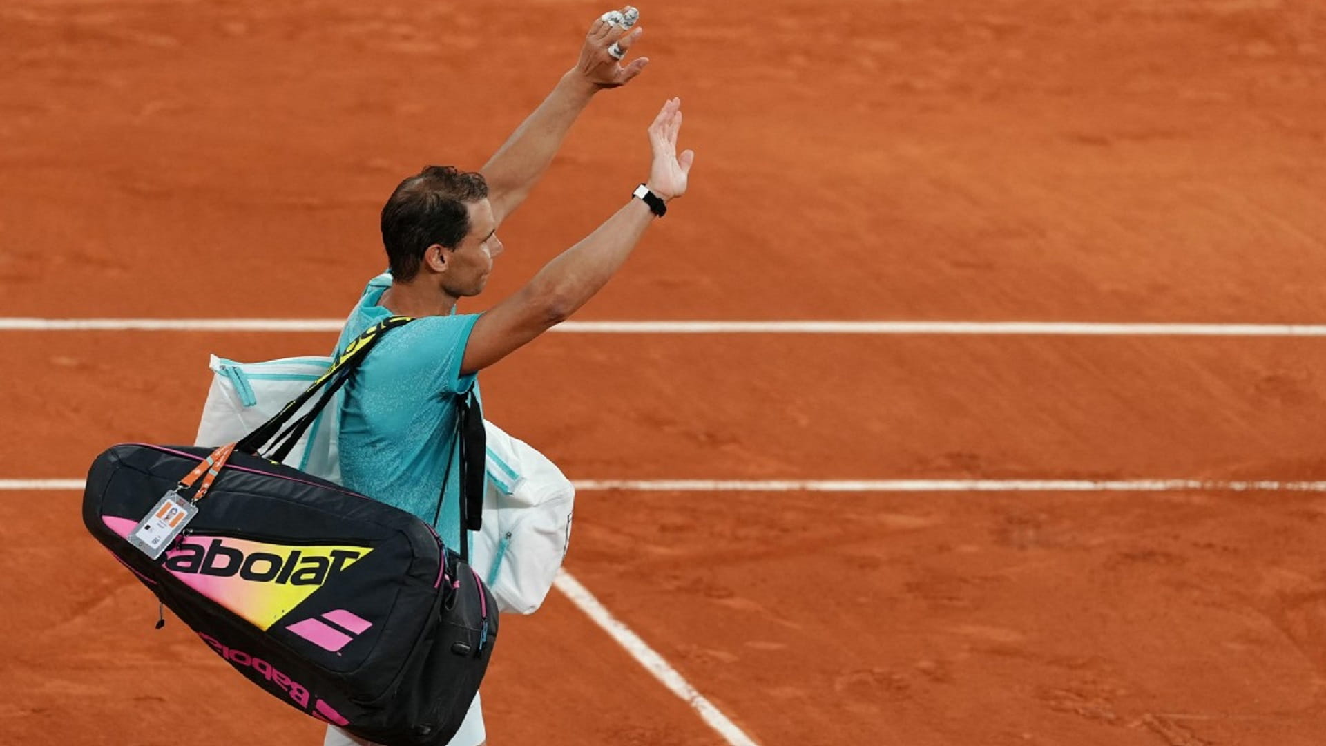 صورة بعنوان: الإسباني نادال يودع رولان جاروس من الدور الأول 