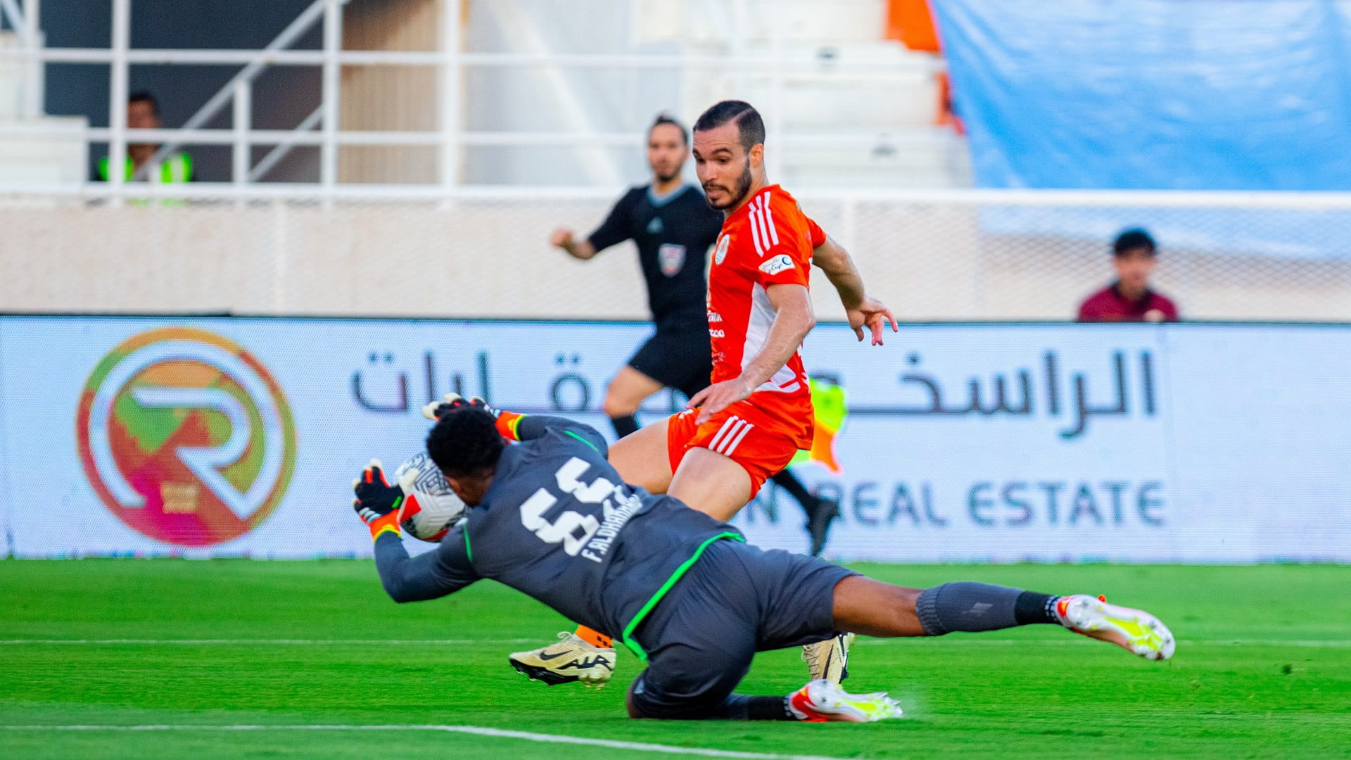 Image for the title: Ajman and Baniyas tied in postponed match of 13th round of APL 