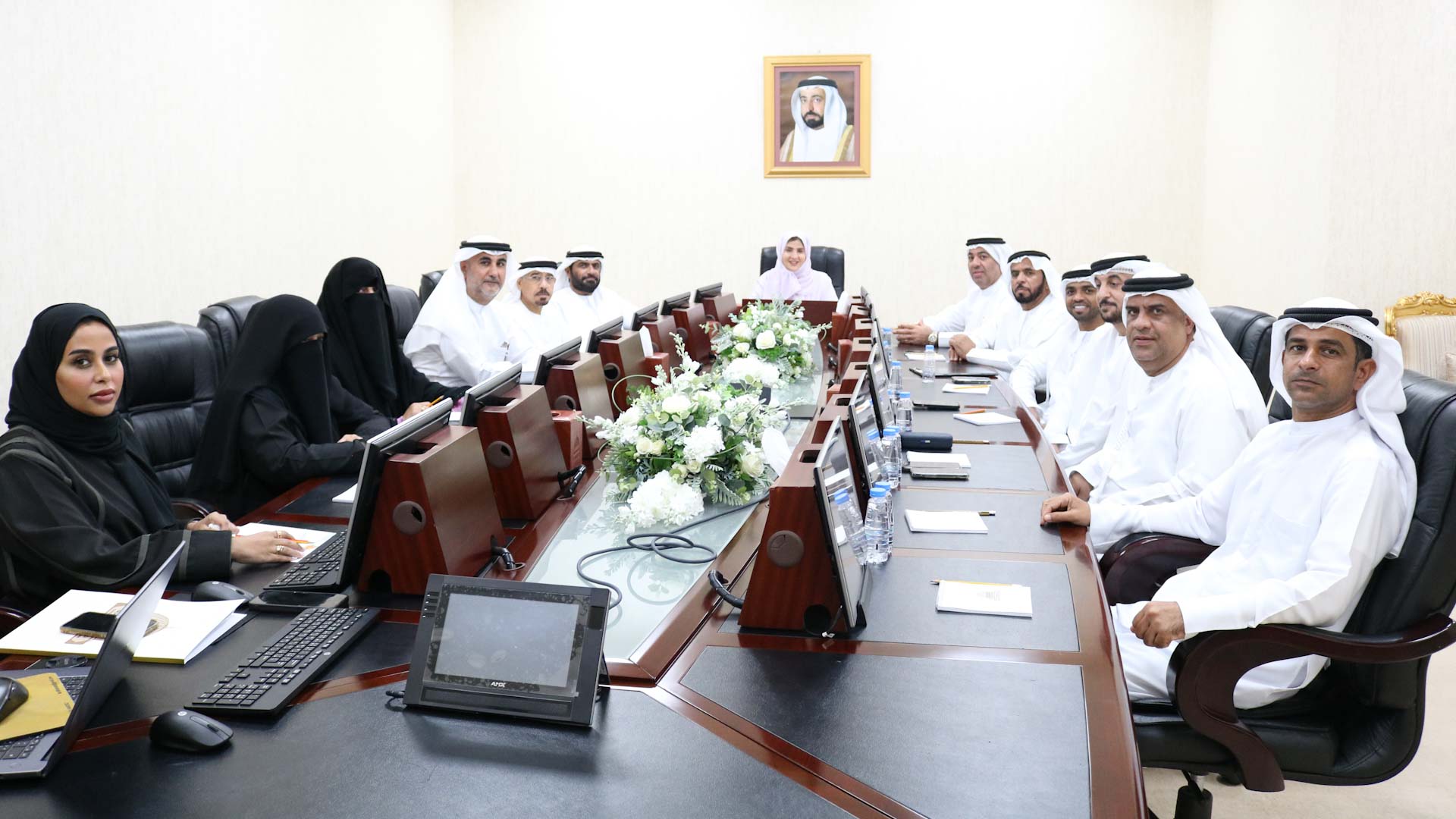 صورة بعنوان: "مرافق استشاري الشارقة" تناقش أدوار دائرة الشؤون الإسلامية 