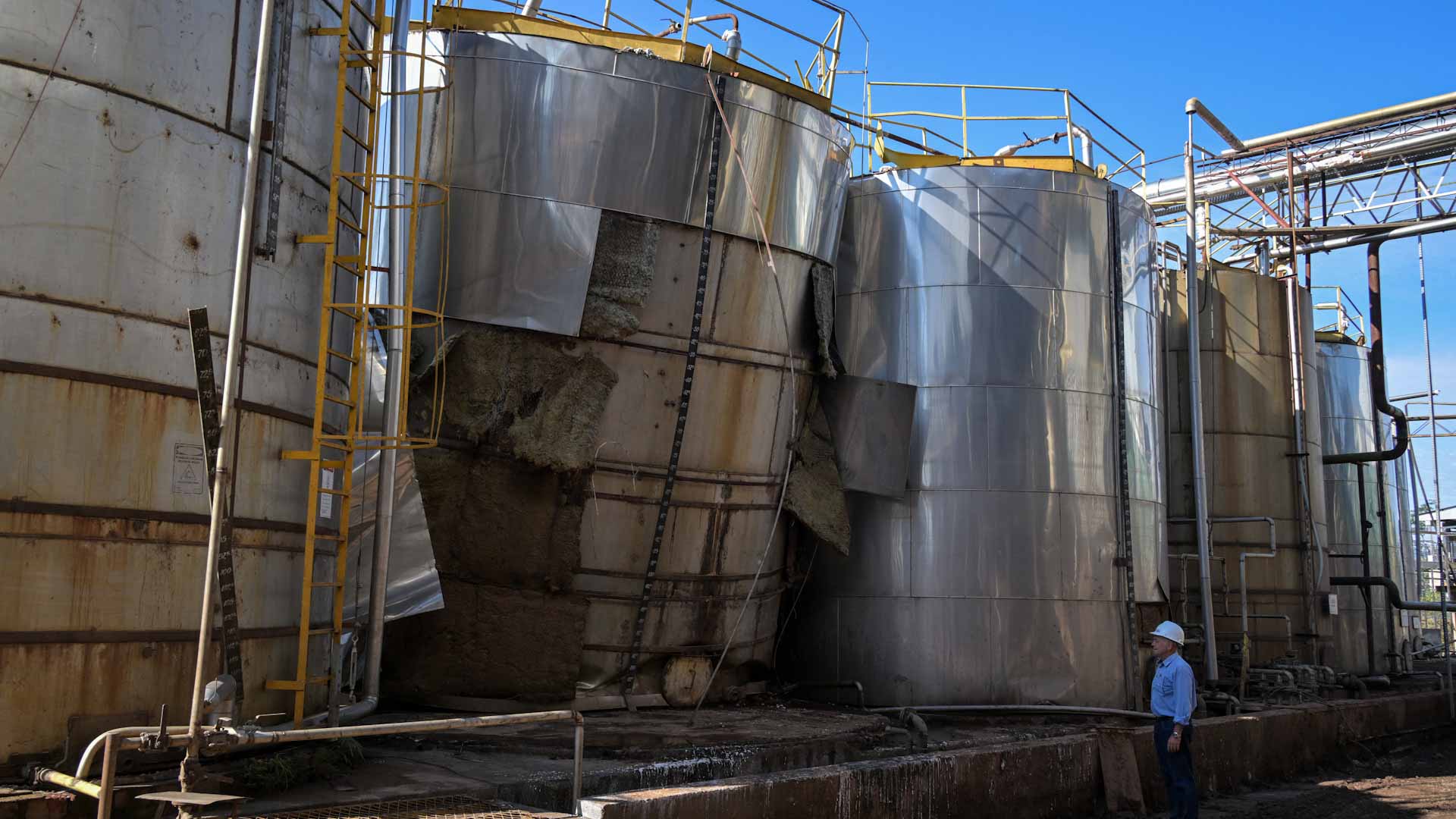 Image for the title: Flood-hit Brazil businesses count losses, look to future 