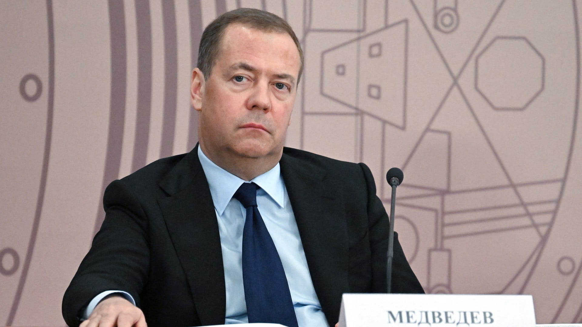 Medvedev warns US: Heed nuclear threats to avoid World War Three 