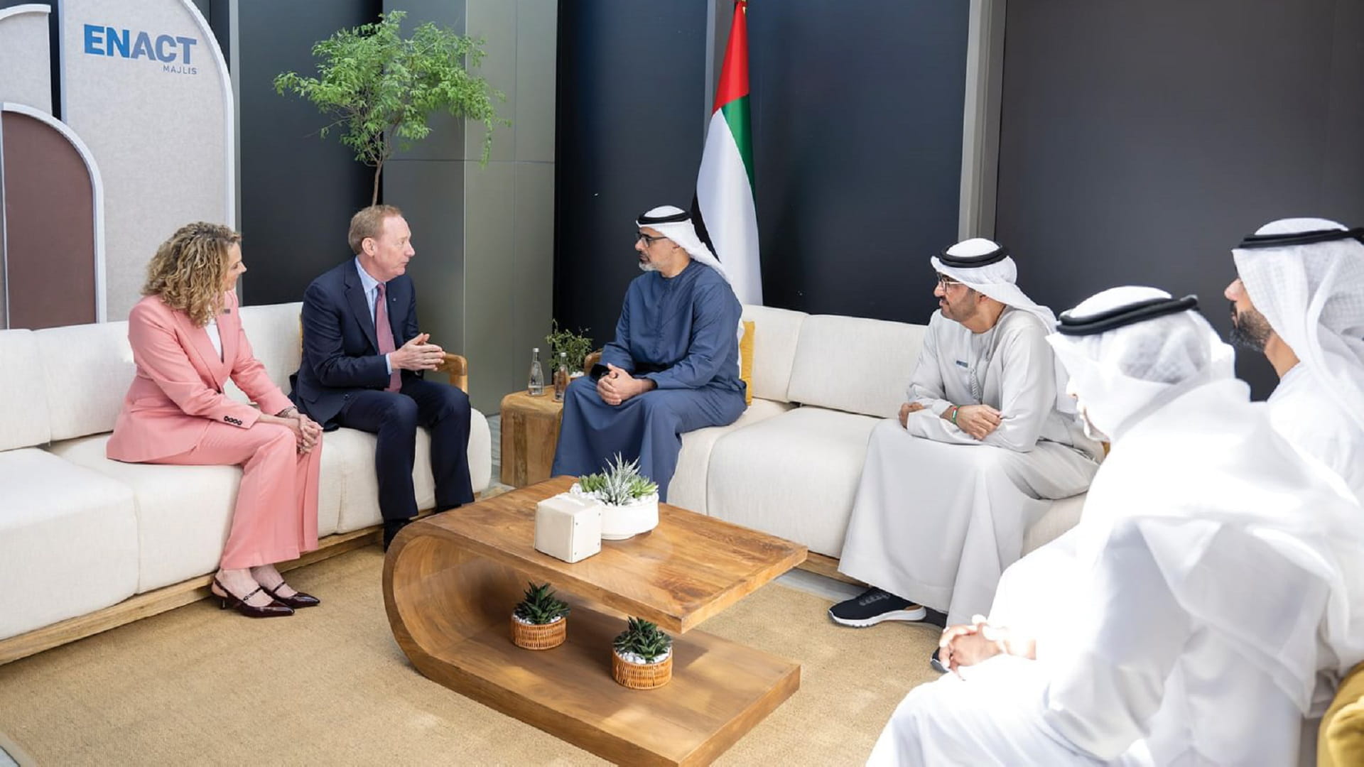 Khaled bin Mohamed talks cooperation with Microsoft vice chair