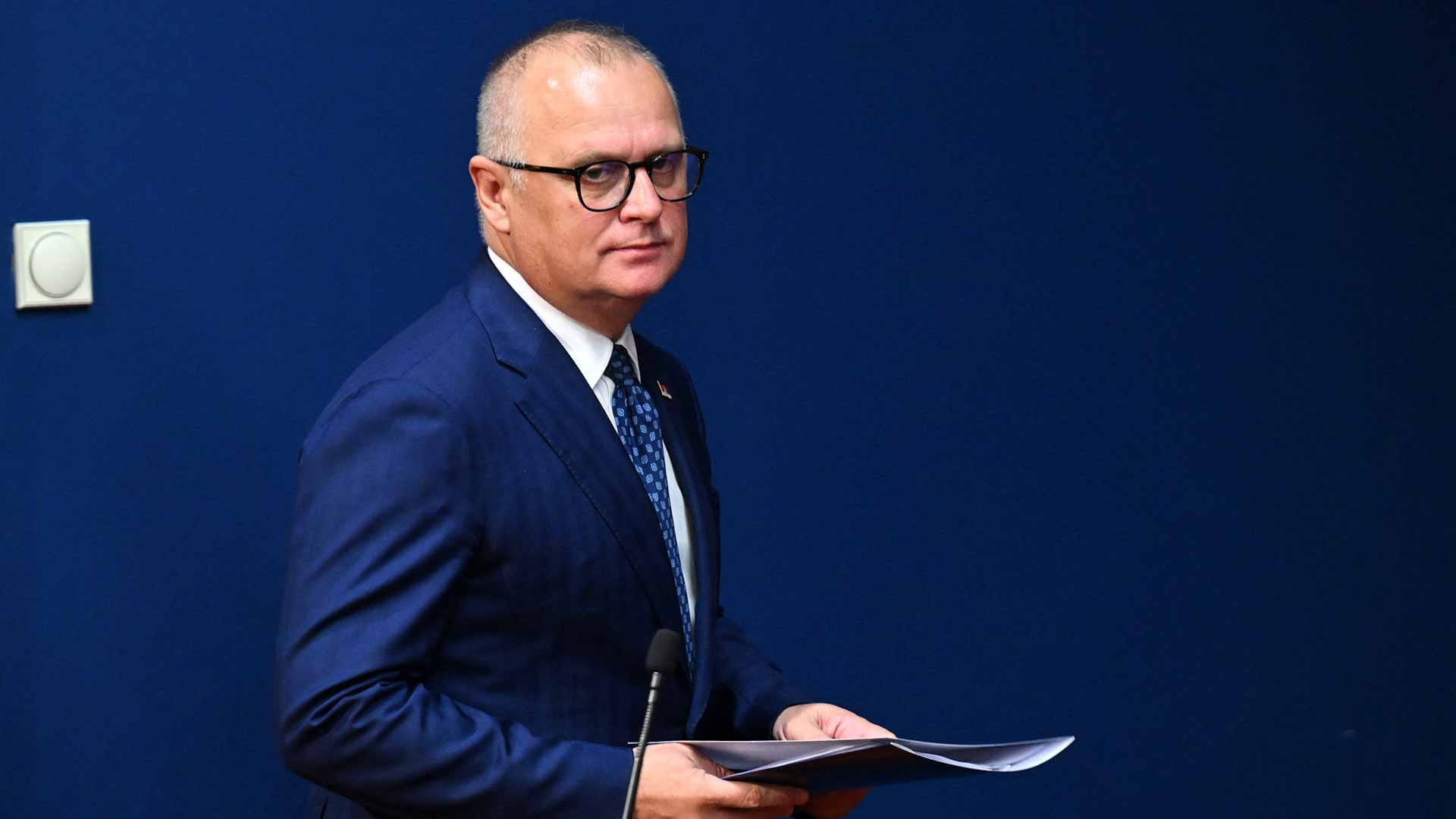 في صربيا.. وزير البناء سيستقيل بعد انهيار سقف محطة قطار 