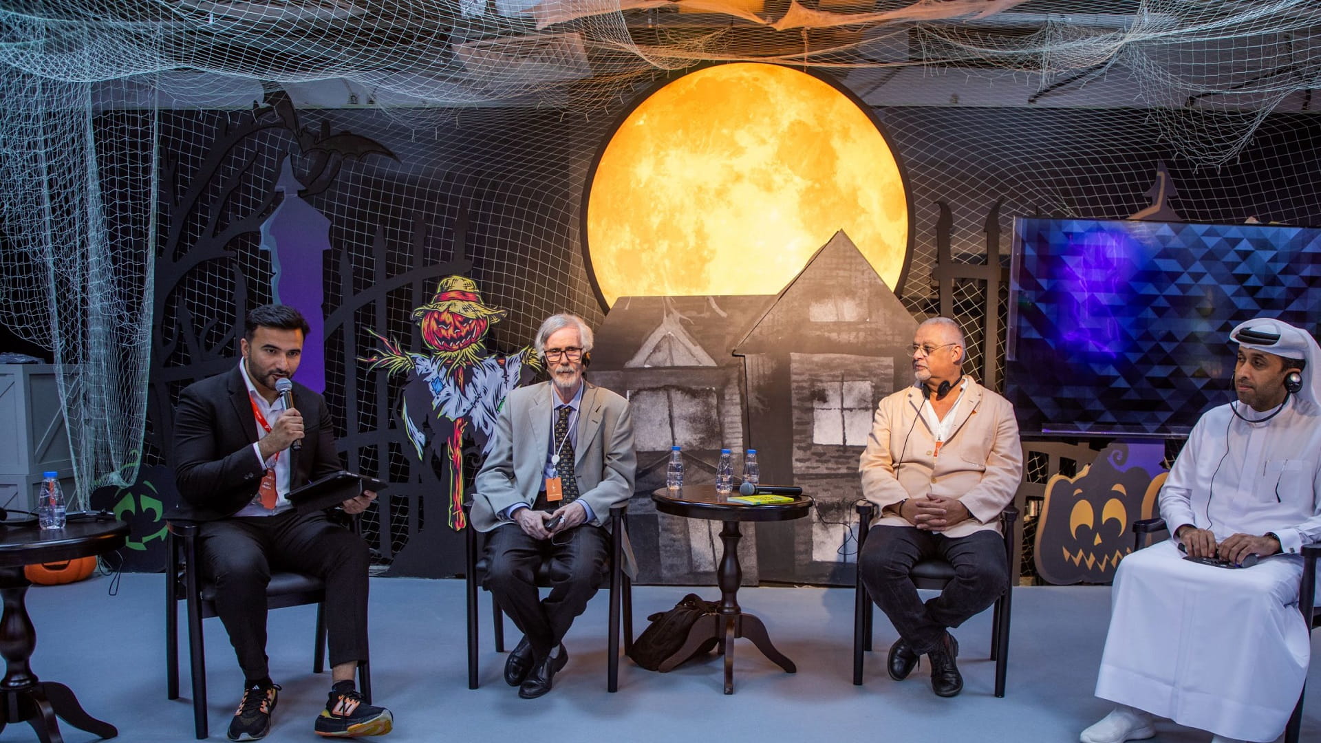 خبراء: التقنيات الحديثة والذكاء الاصطناعي يمهدان لوظائف جديدة 