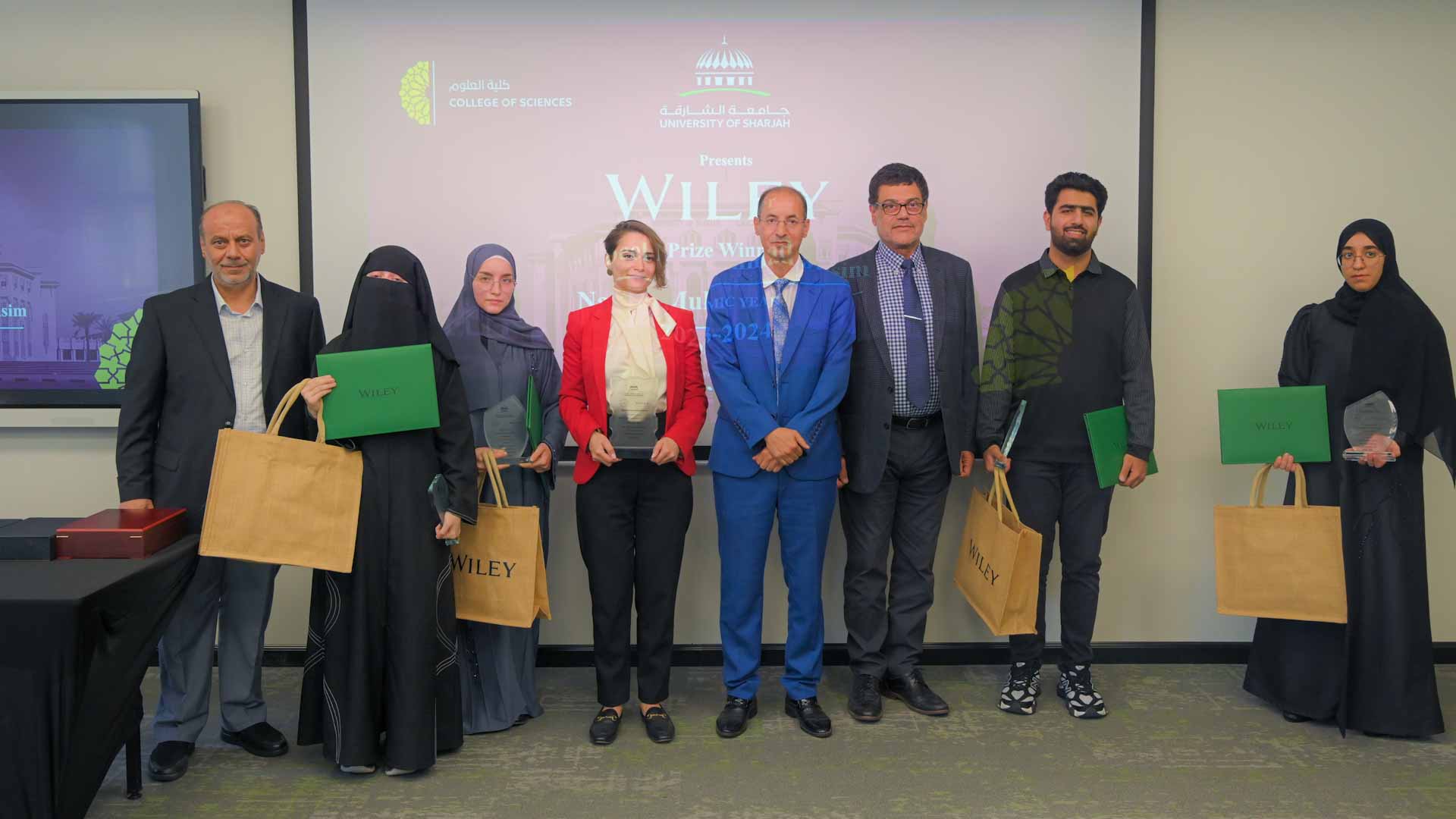  جامعة الشارقة تكرم الطلبة الفائزين بجائزة وايلي للتميز الأكاديمي 