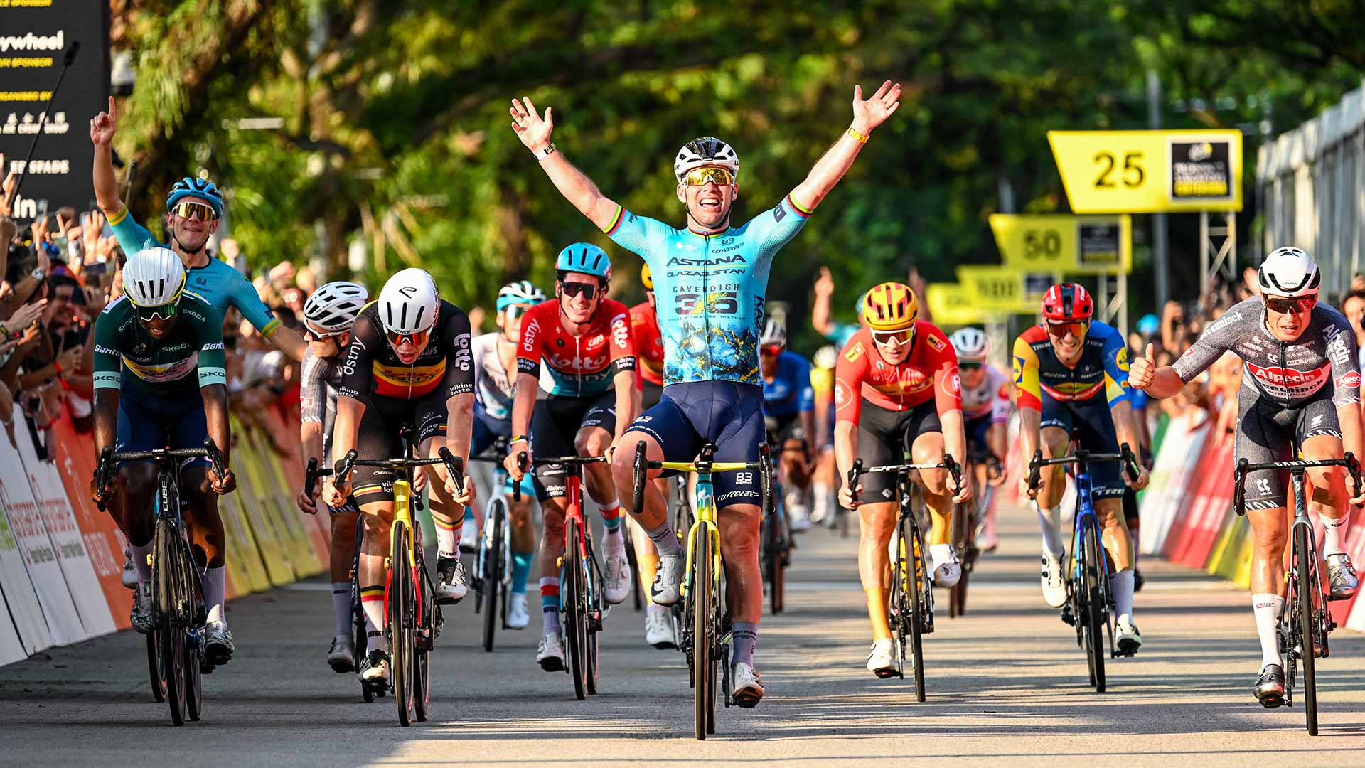 كافنديش يختتم مسيرته مع الدراجات بالفوز بلقب سباق سنغافورة 