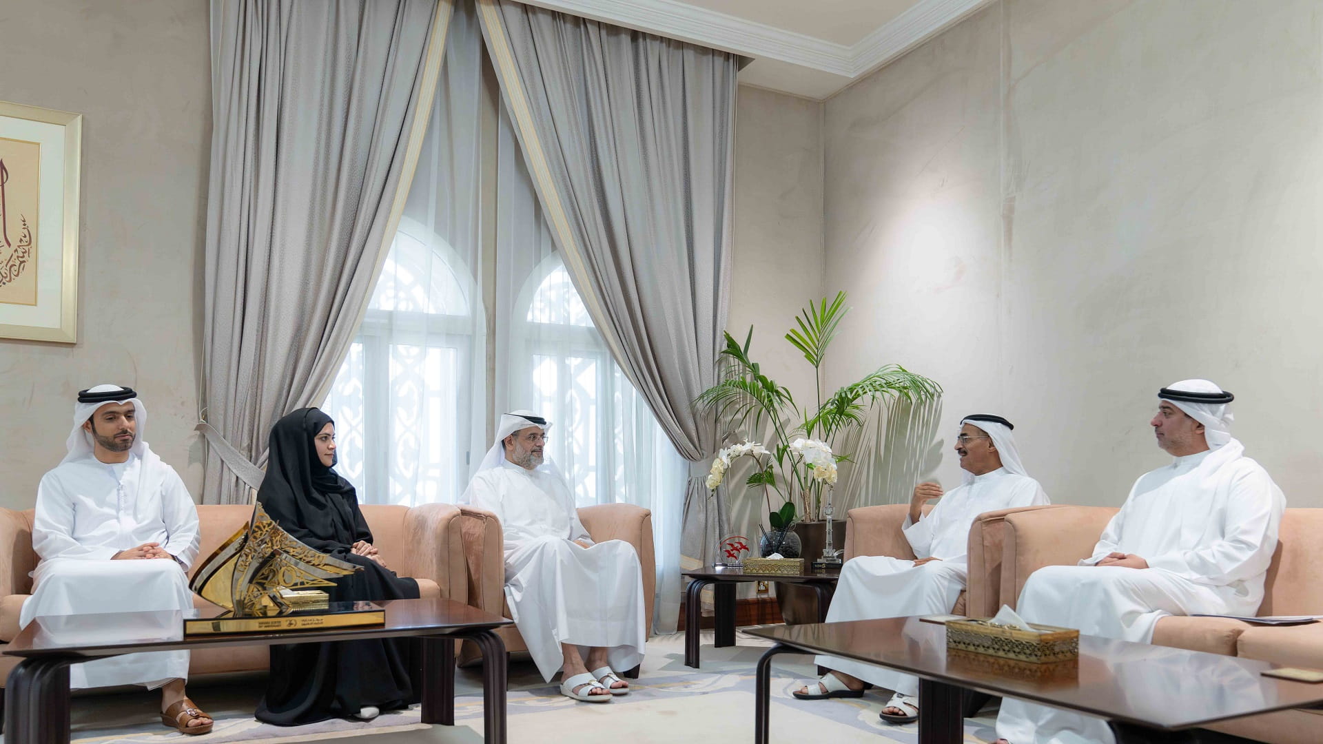 ولي عهد الشارقة يؤكد الدور المهم للمجلس الاستشاري بدعم عمل الحكومة 