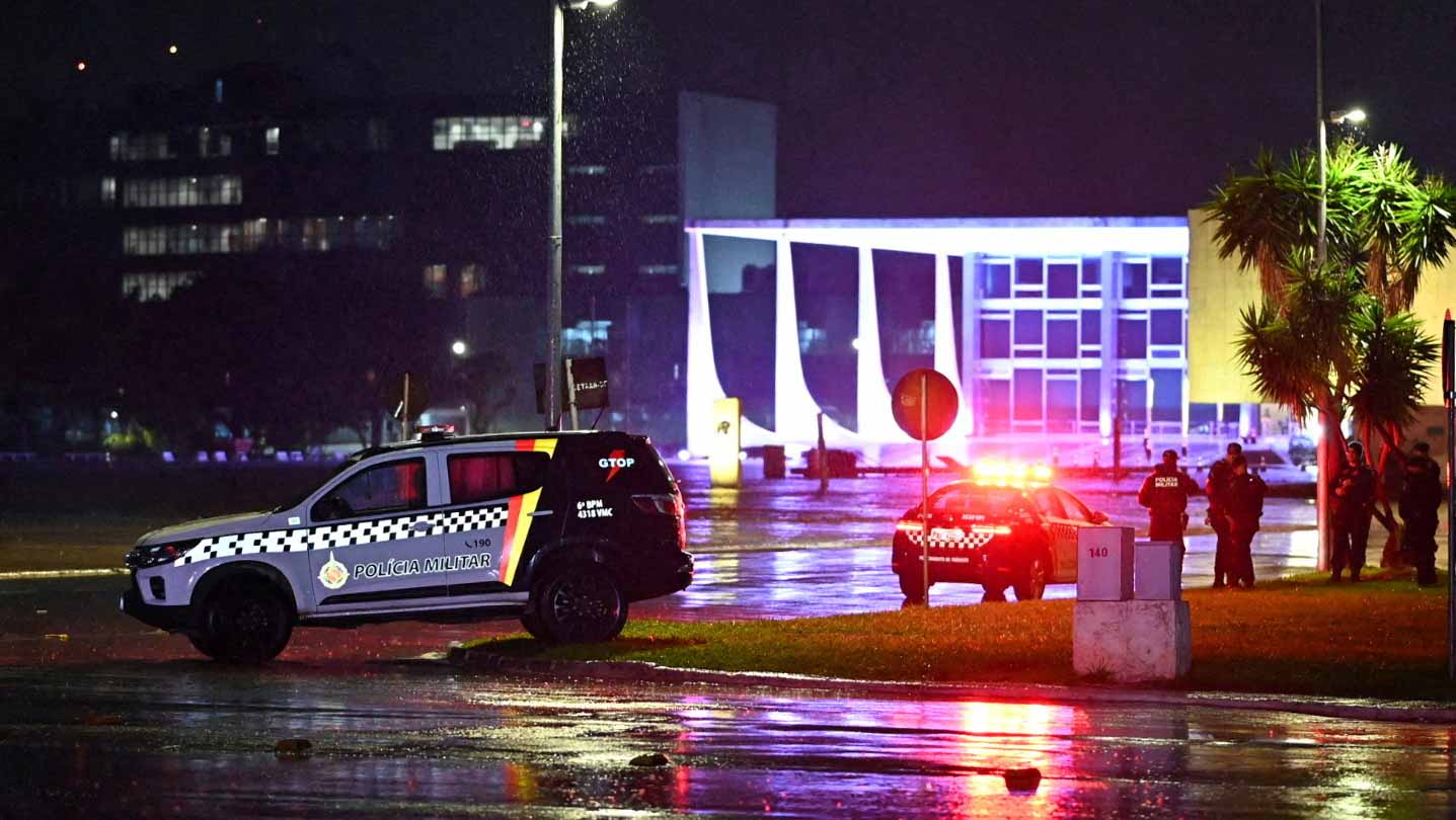 سلطات البرازيل تخلي المحكمة العليا بعد وقوع انفجارين بالقرب منها