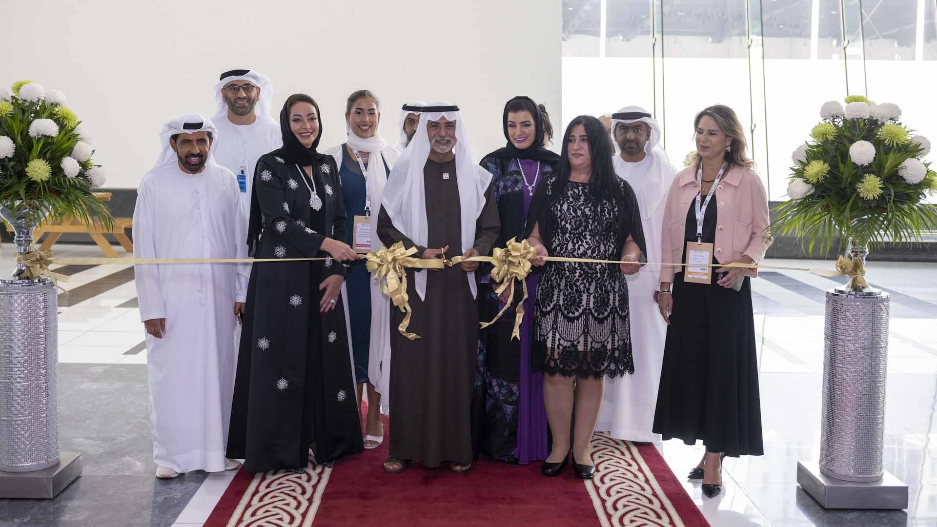 نهيان بن مبارك يدشن معرض المجوهرات والساعات 2024 بأبوظبي 