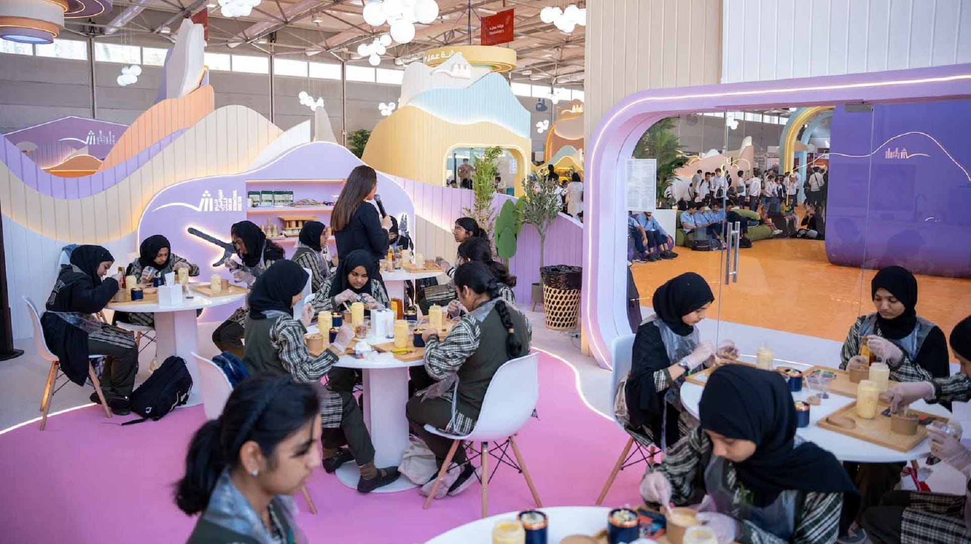 Image for the title: A hands-on smoothie workshop energises schoolgoers at SIBF 