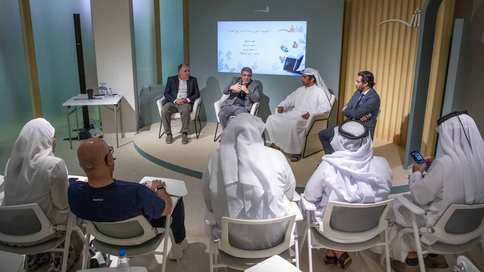 أساتذة في التاريخ يناقشون دور الموروث العربي في ربط الثقافات