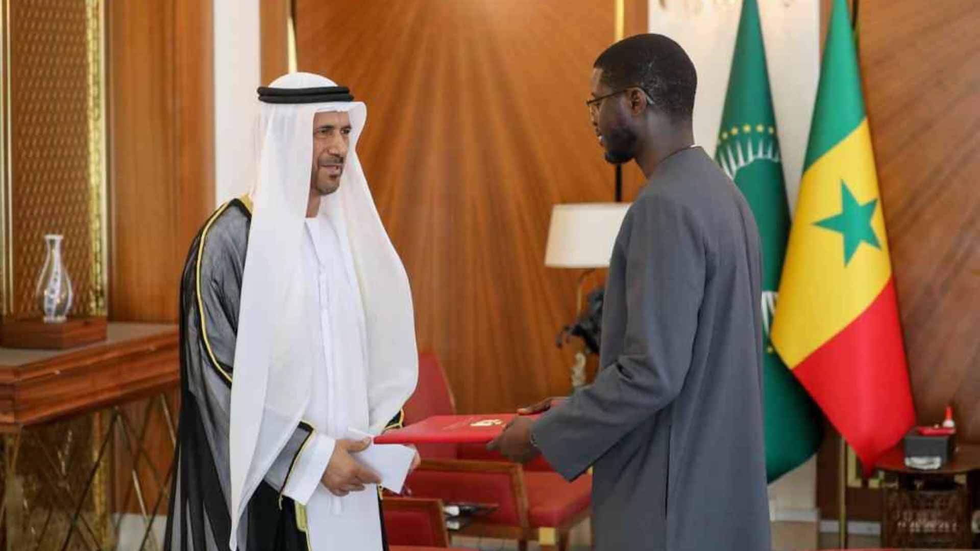 سفير الإمارات يُقدم أوراق اعتماده إلى رئيس السنغال