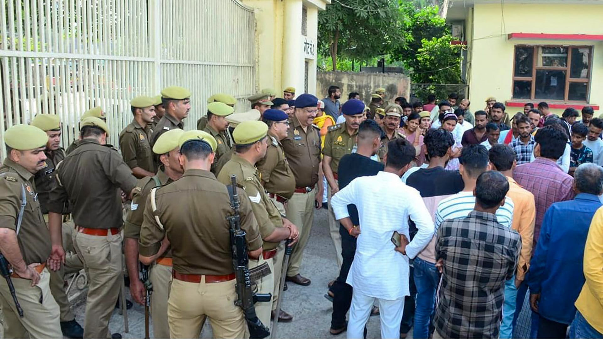 10 newborns killed in fire at Indian hospital's neonatal unit 