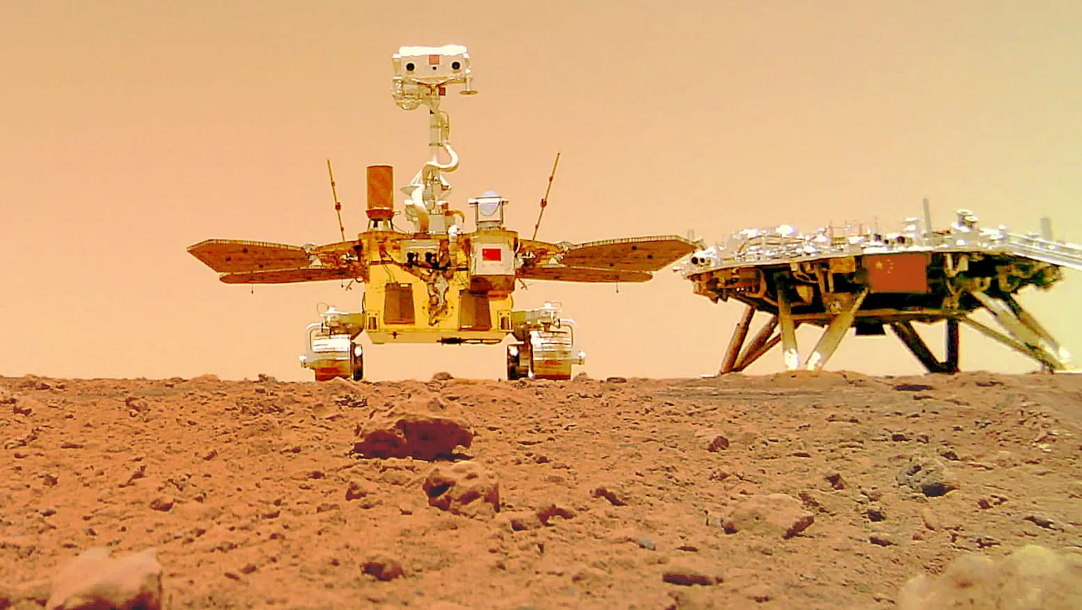 عينات تظهر تاريخ النشاط البركاني على القمر.. إنجاز لمسبار صيني 