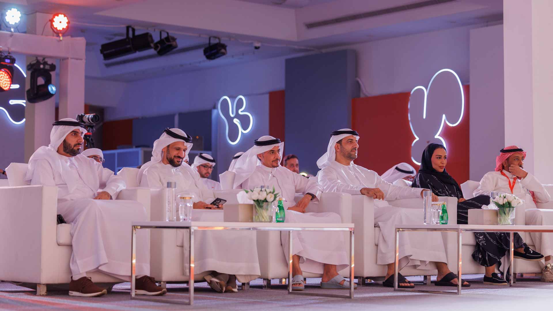 Image for the title: Sultan bin Ahmed attends "Asmar" podcast meeting at SIBF 