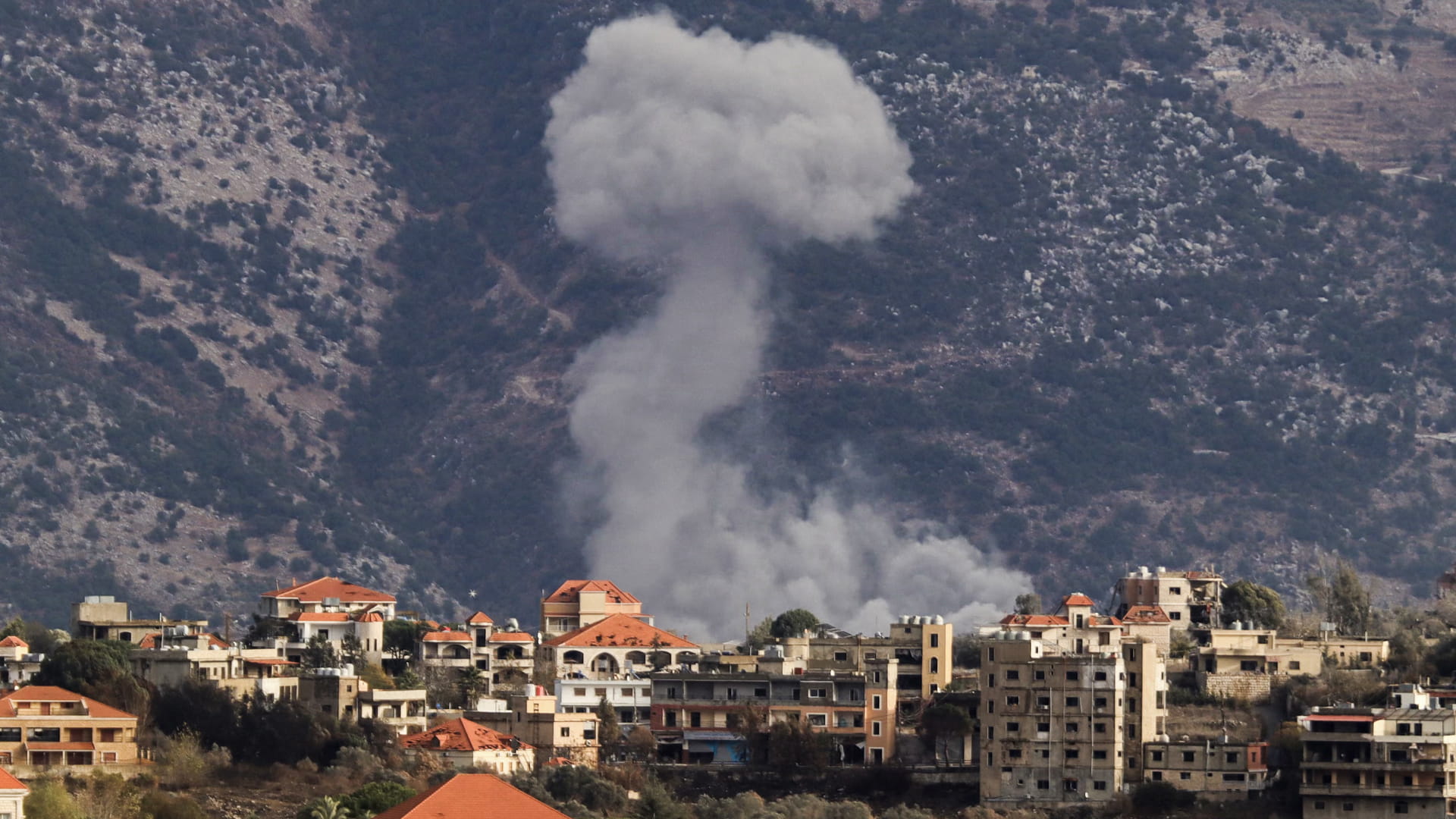 Schools closed in Beirut after deadly Israeli air raid 
