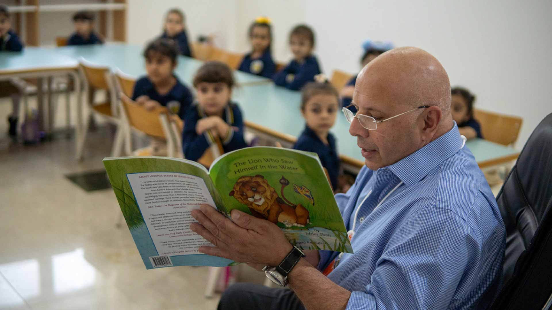 "الشارقة للكتاب" يُعرف 2450 طالباً على أبرز الكُتاب العالميين