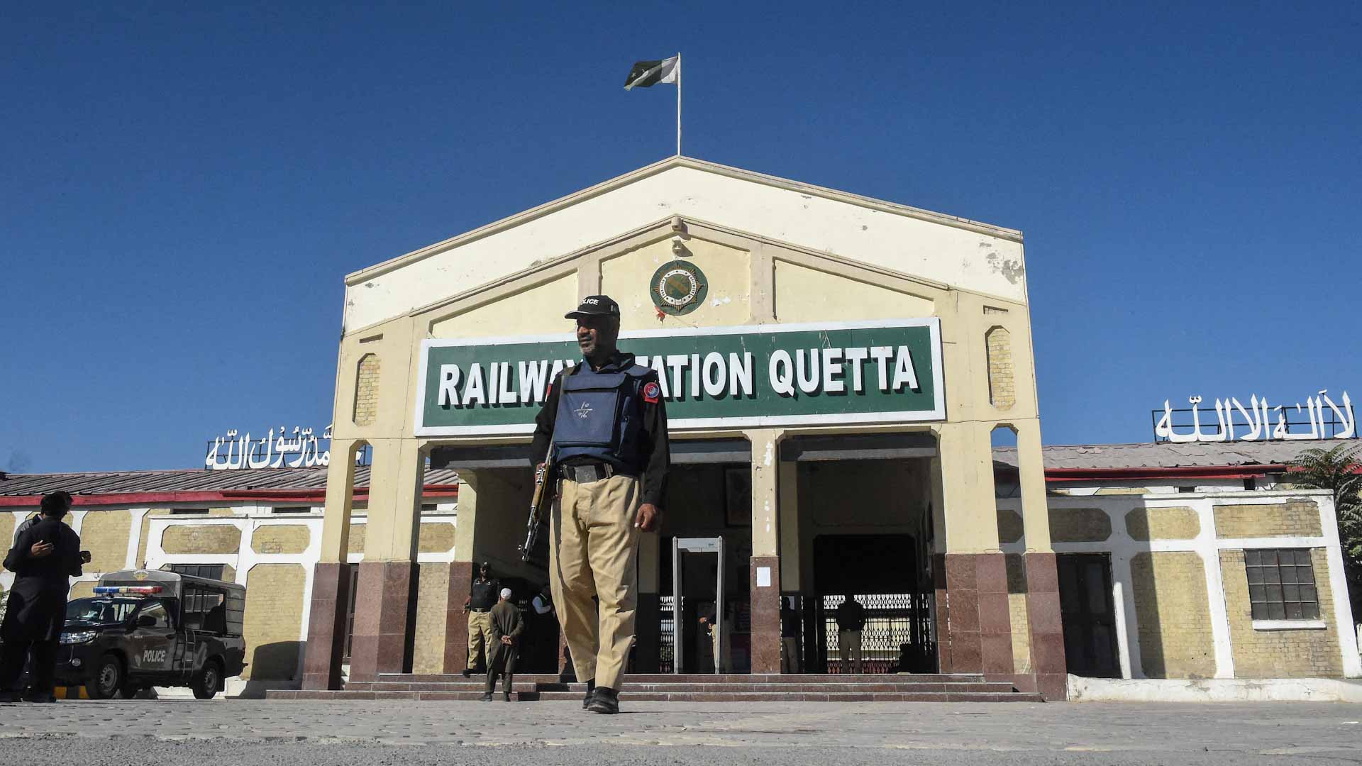 في باكستان.. مقتل 8 جنود واختطاف 7 شرطيين في هجومين منفصلين 