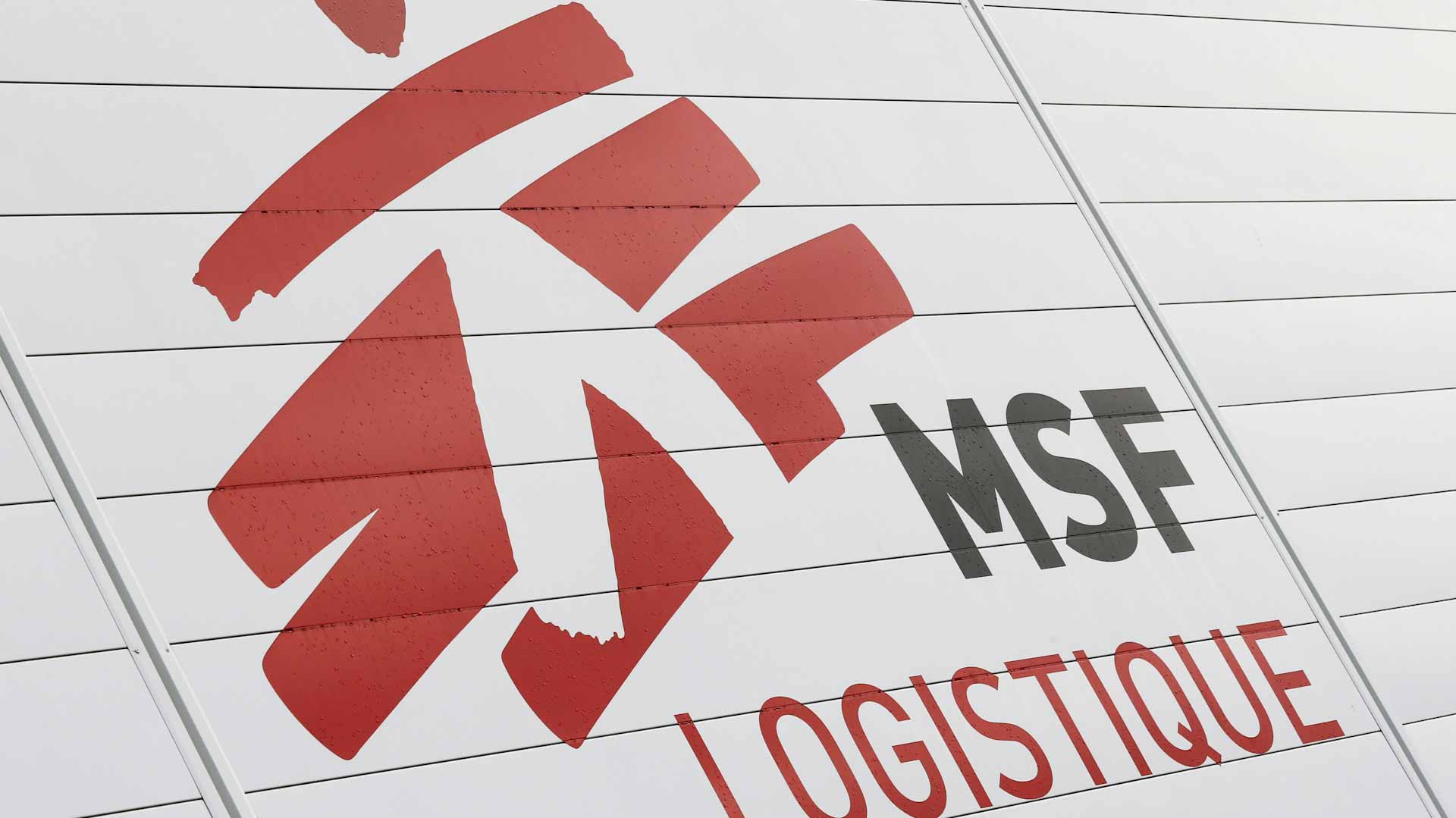 وسط أعمال عنف.. أطباء بلا حدود توقف عملياتها في عاصمة هايتي 