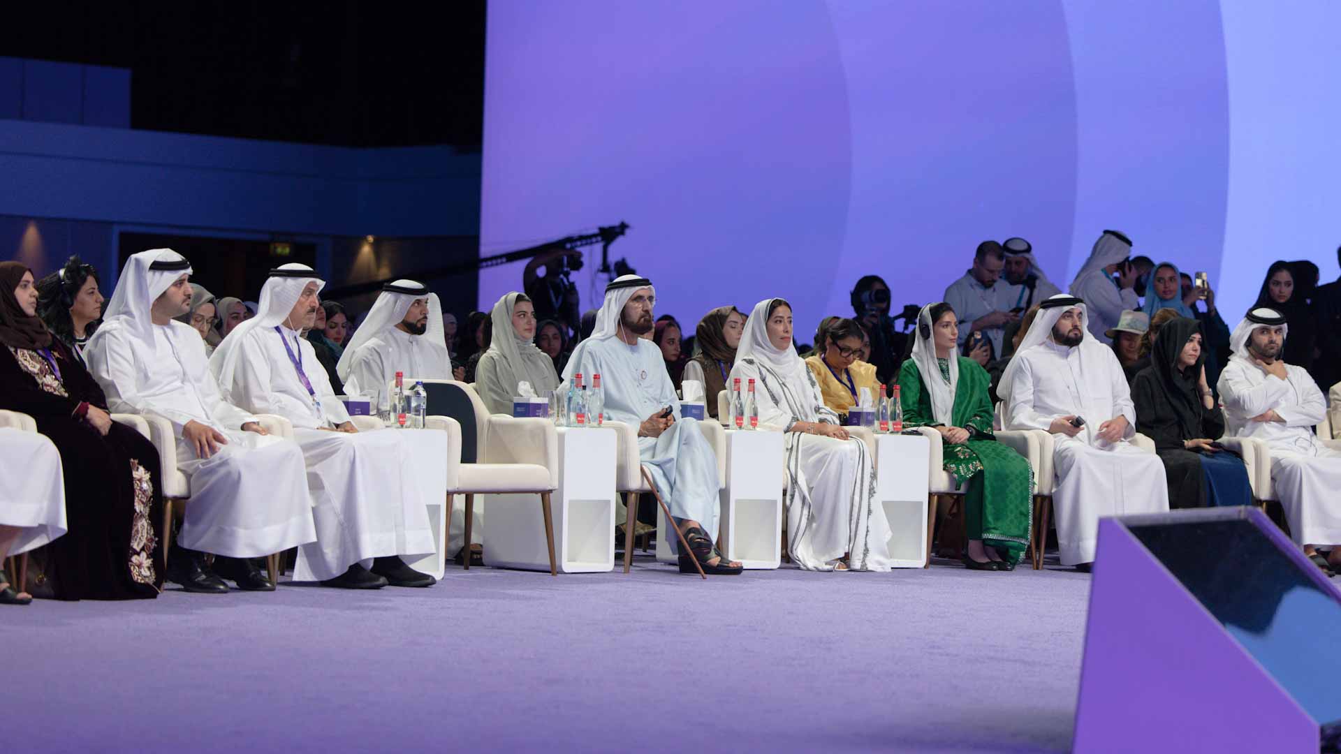 محمد بن راشد يشهد افتتاح منتدى المرأة العالمي – دبي 2024 