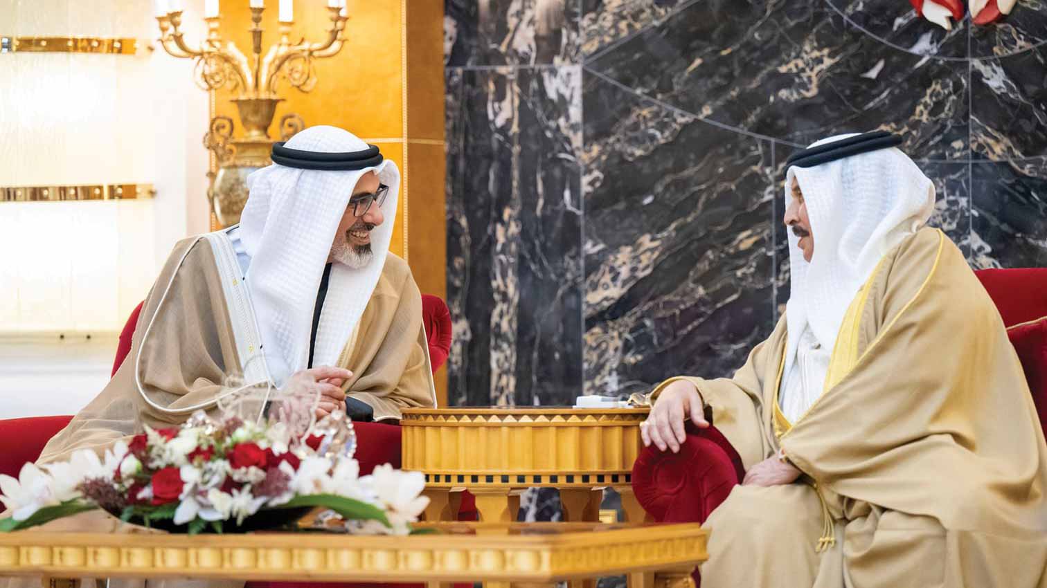 ملك البحرين يستقبل ولي عهد أبوظبي