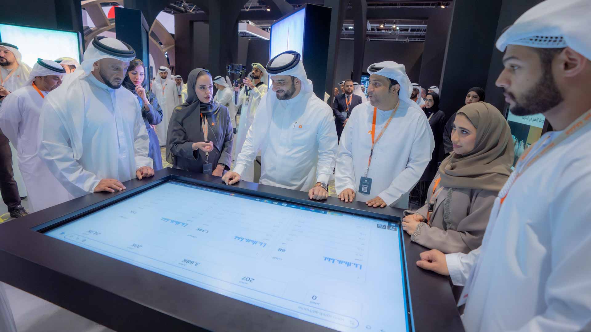 سلطان بن أحمد يشهد جانباً من فعاليات الكونغرس العالمي للإعلام