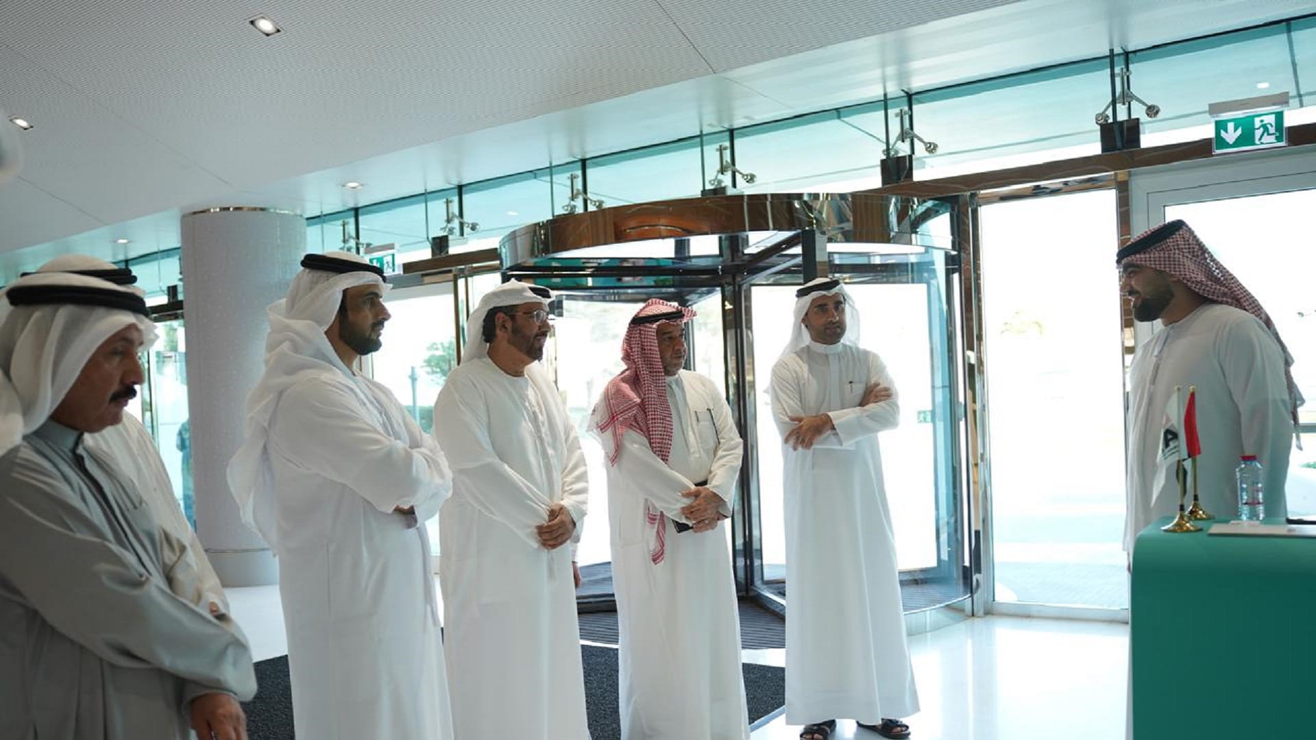 "الإمارات للمكتبات" تشارك في "ملتقى تعبير الأدبي" 