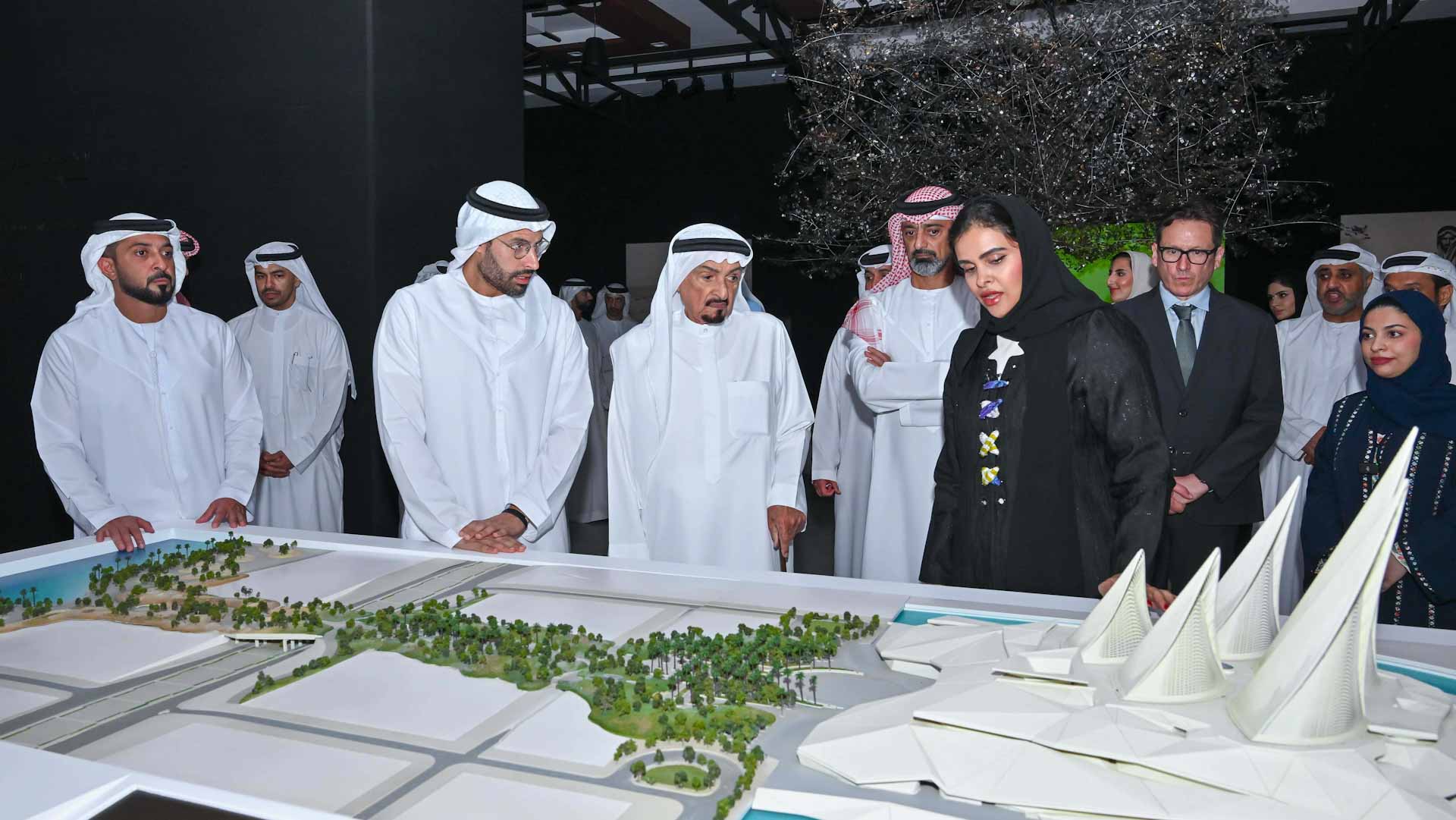 حميد بن راشد يفتتح معرض "لمحة عن متحف زايد الوطني" 