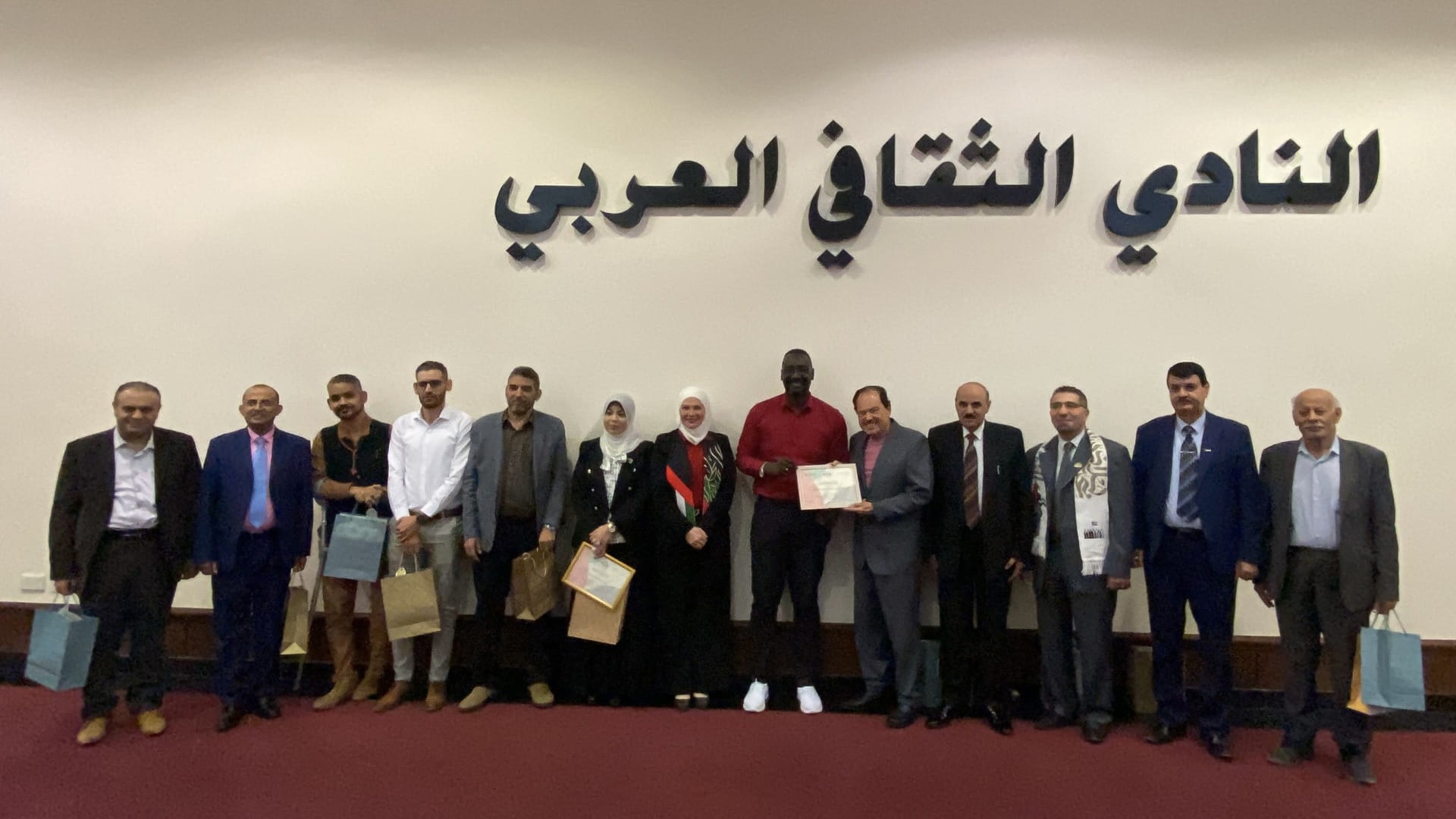 النادي الثقافي العربي في الشارقة يتغنى بعيد الاتحاد في أمسية شعرية 